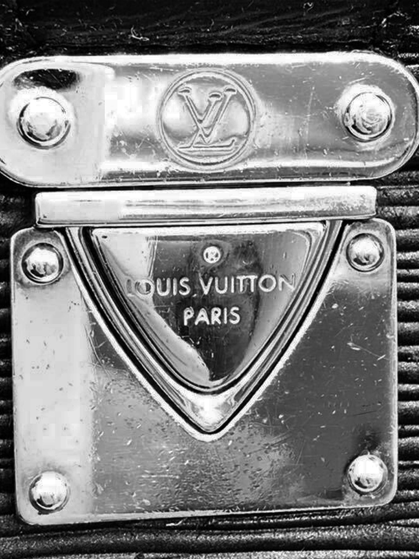 Louis Vuitton 2005 Black Epi Leather Segur PM Bag