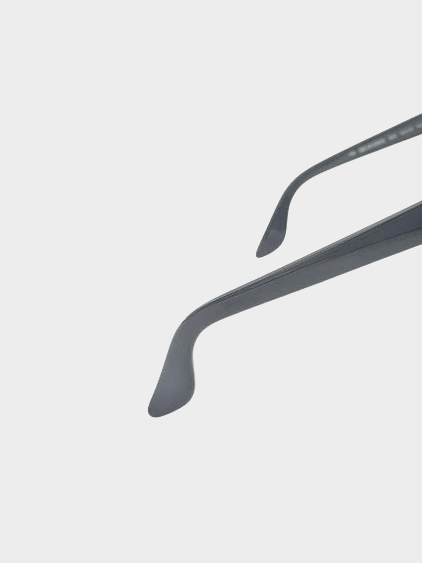 Gucci 2000s Black Oval Sunglasses