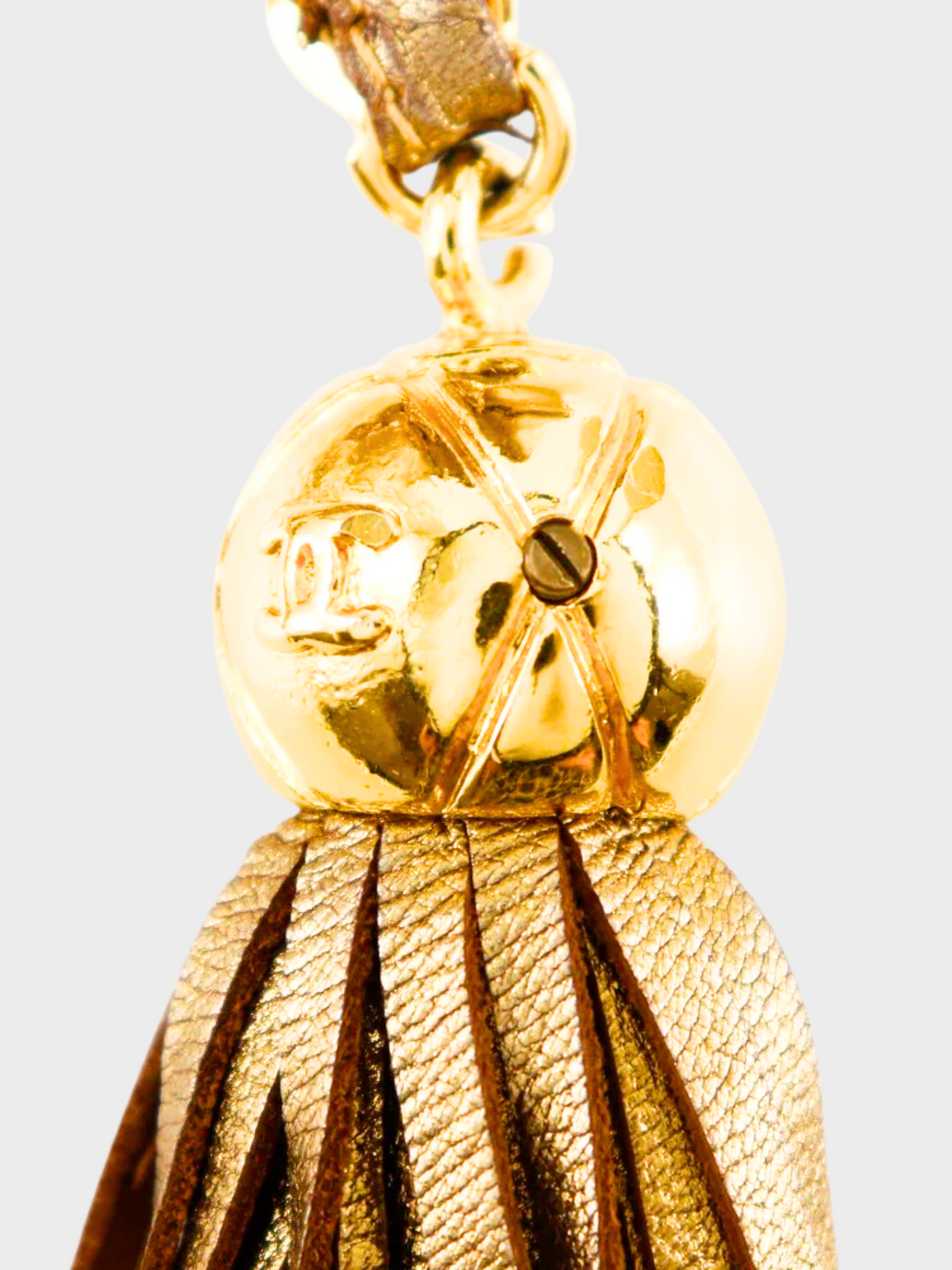 Chanel 1991-1994 Gold Matelasse Fringe Chain Shoulder Bag