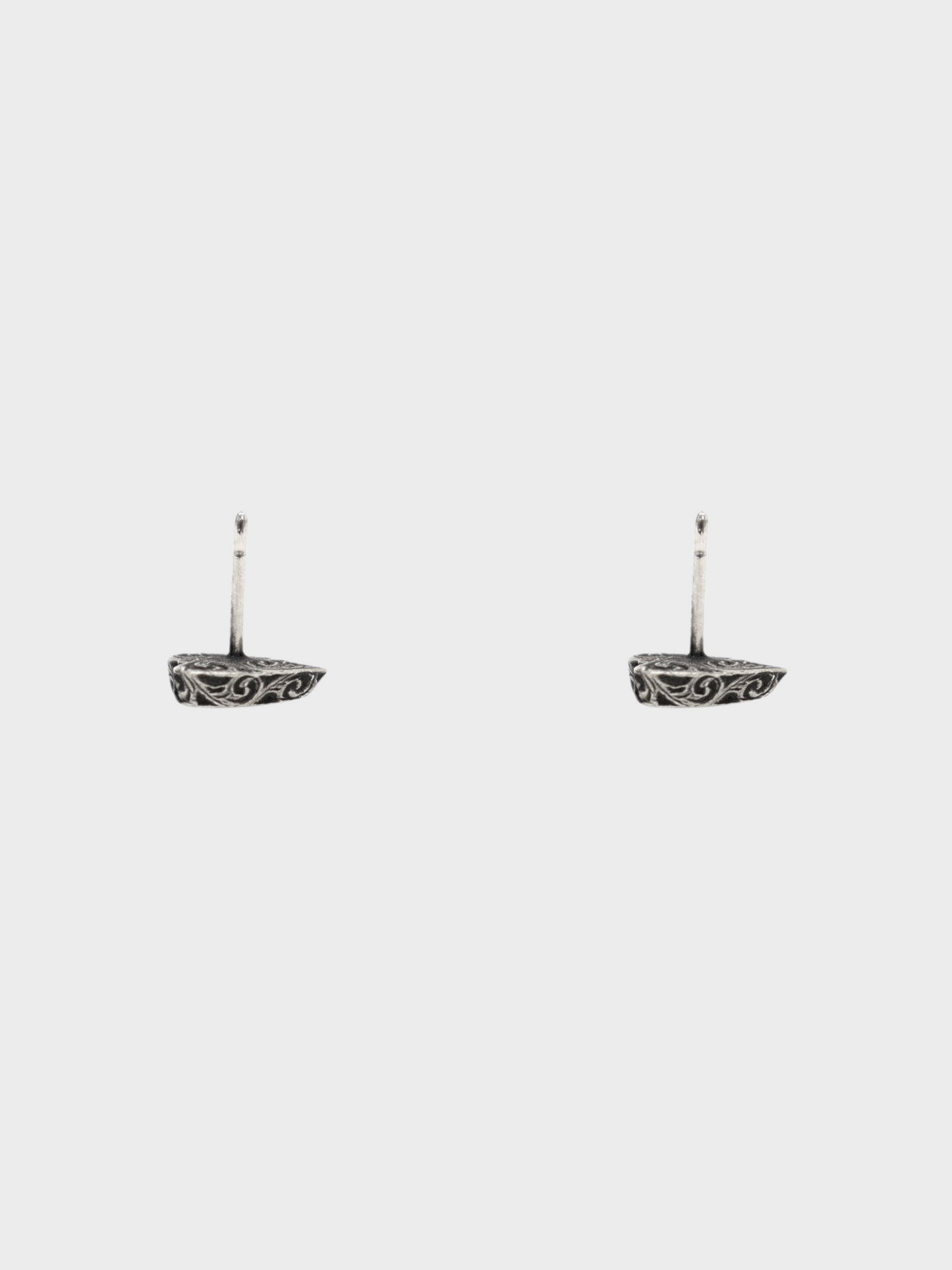 Gucci 2020s Heart Stud Earrings