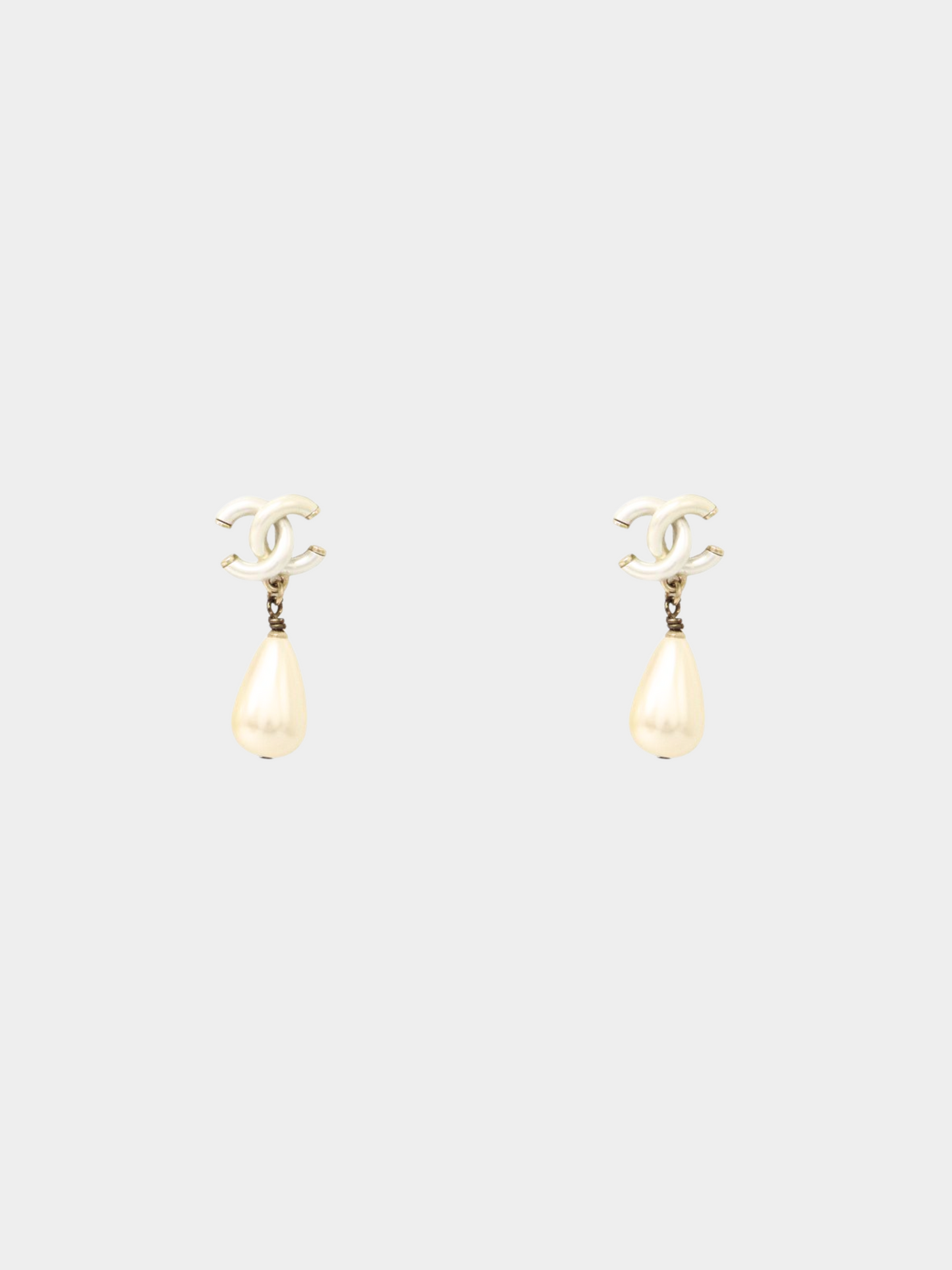 Chanel 2000s White Pearl Hanging Stud earrings
