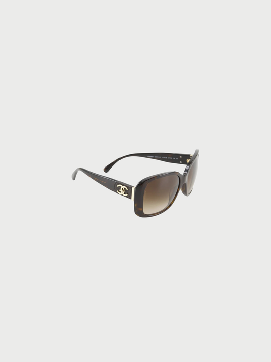 Chanel 2000s Brown Plastic Coco Mark Turn Lock Motif Sunglasses