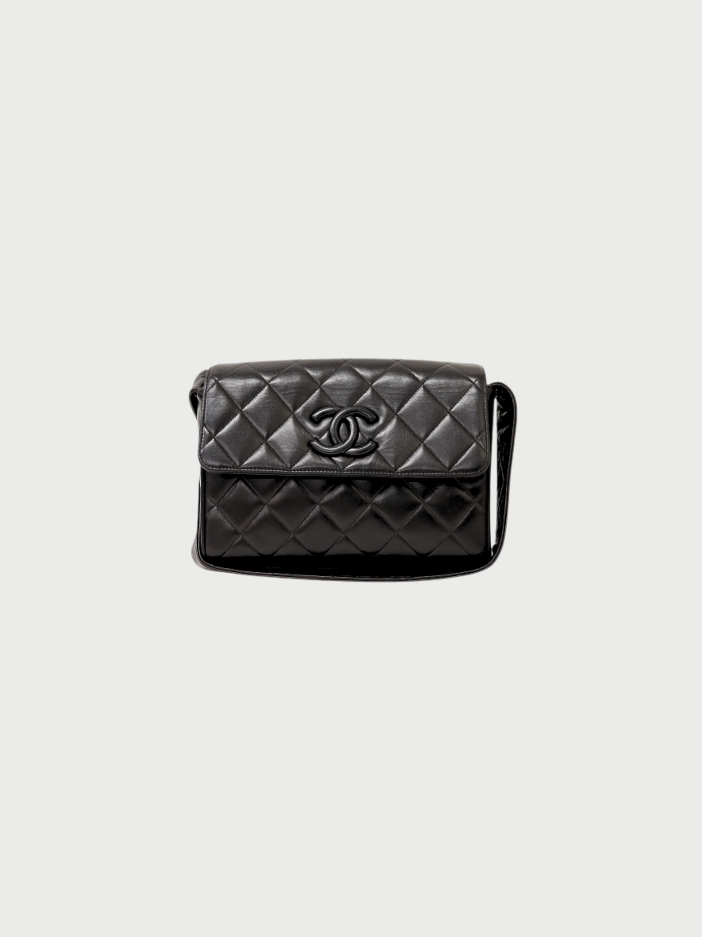 Chanel 1992-1994 Black Leather Matelassé Shoulder Bag