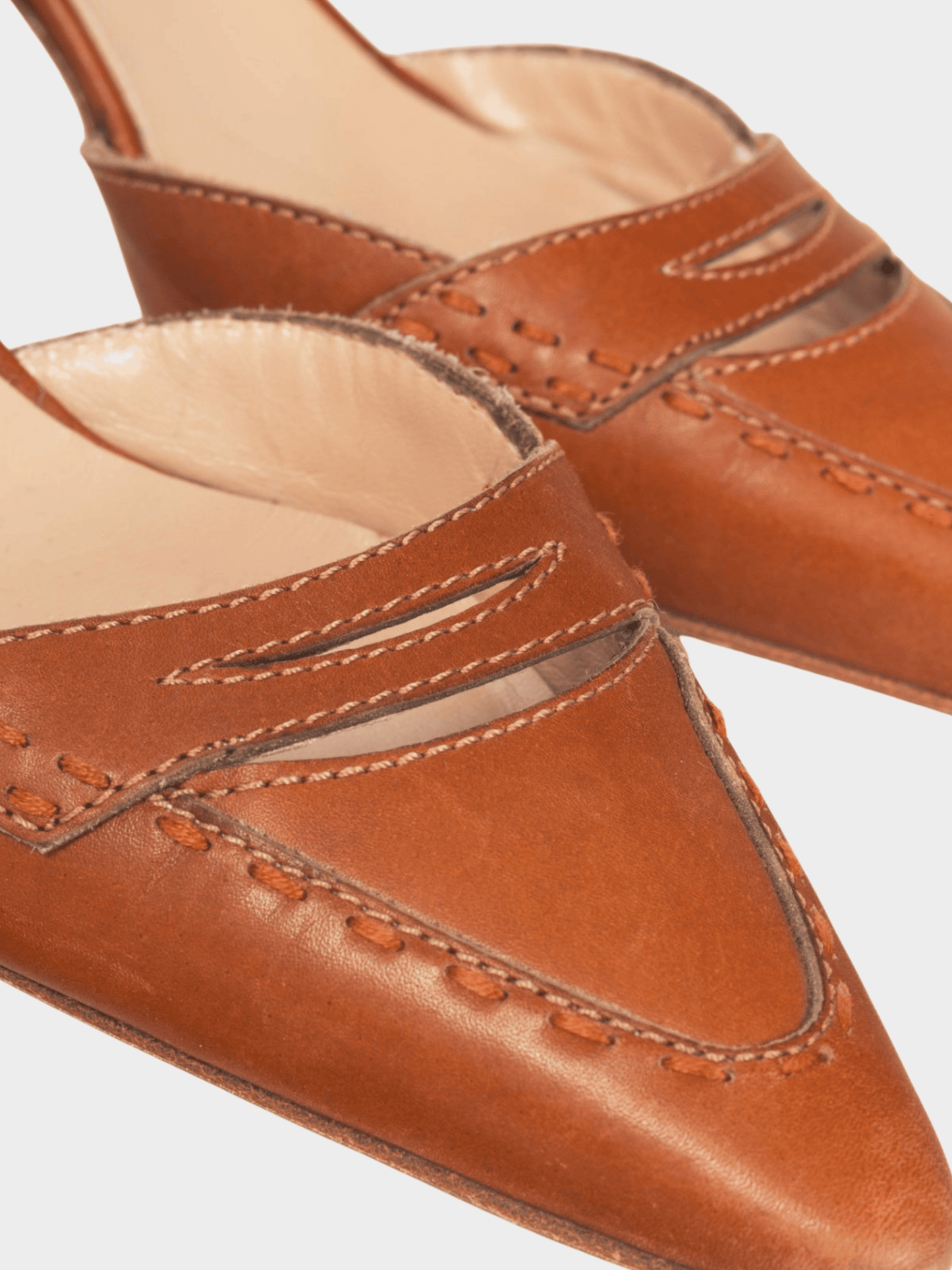 Manolo Blahnik 2000s Brown Leather Pointed-Toe Kitten Heels