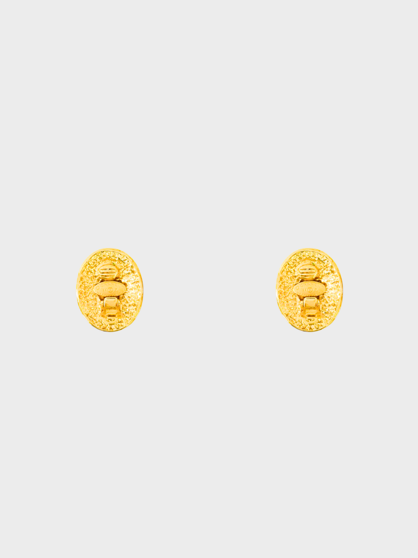 Chanel 1994 Gold Oval Clip-on Earrings