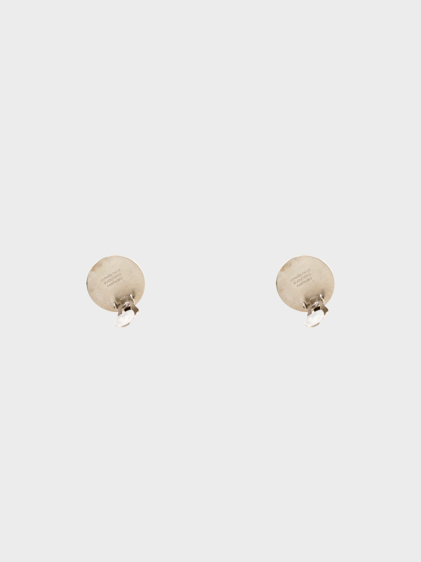 Hermès 1990s Silver Bijouterie Fantaisie Shell Clip-on Earrings