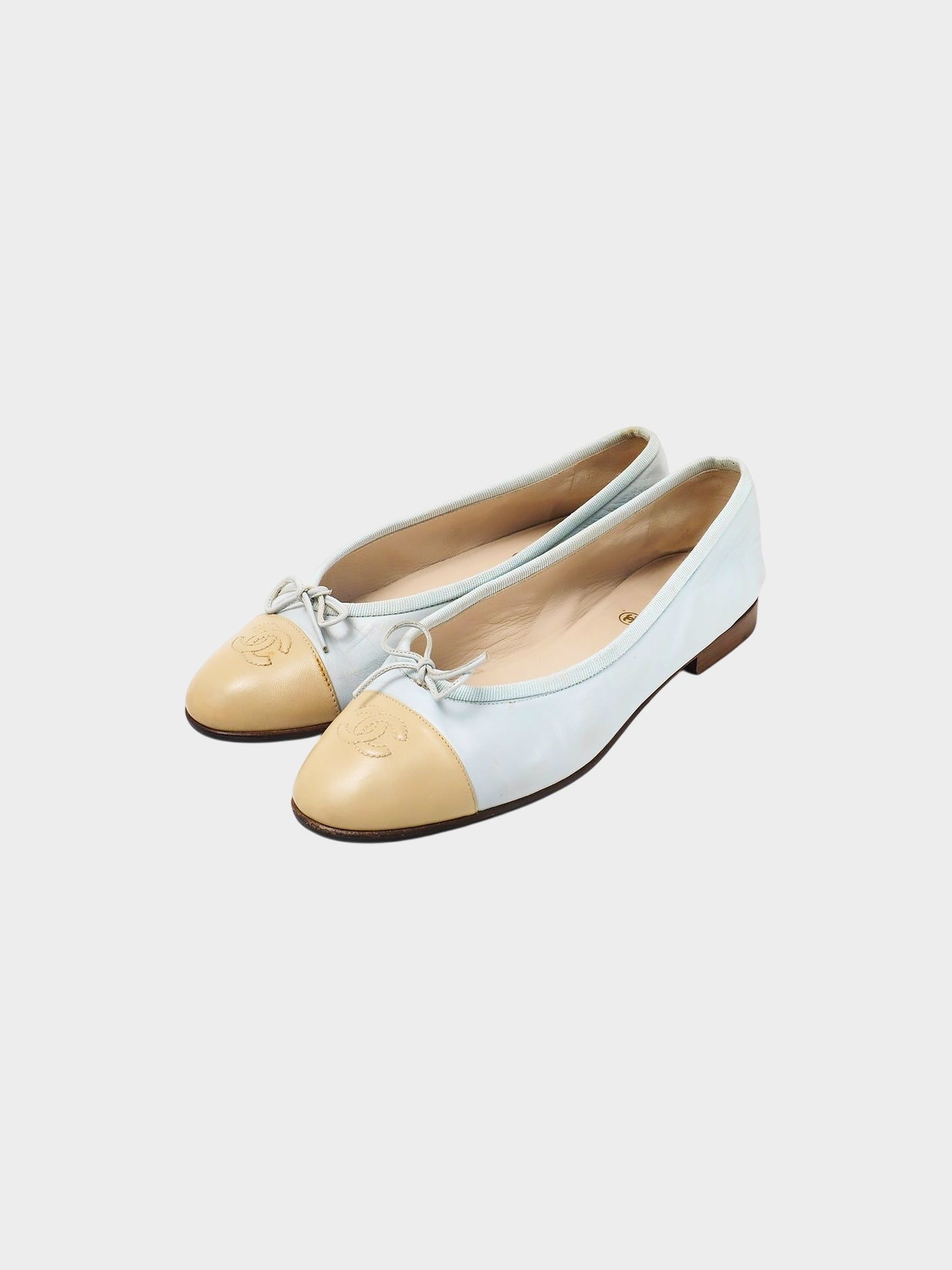 Chanel 2000s Pale Blue and Biege Two-toned Ballerina Flats