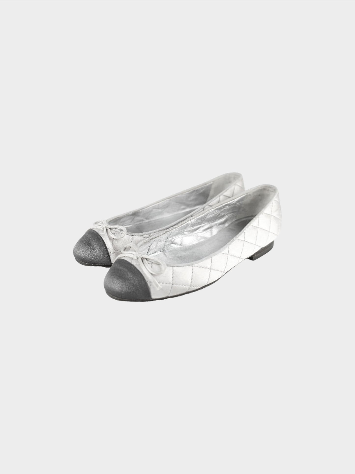 Chanel 2000s Black and Silver Two-toned Ballerina Flats