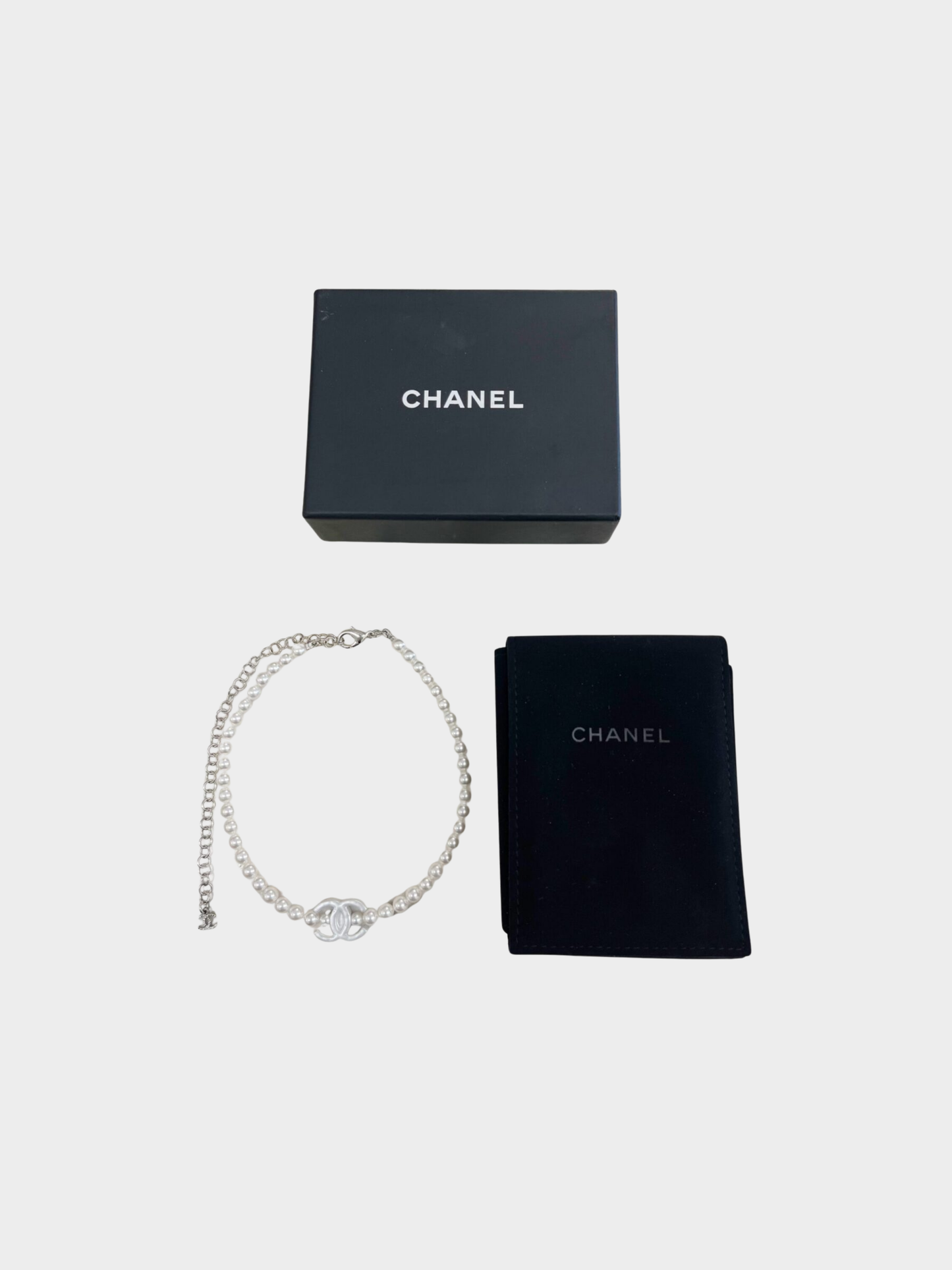 Chanel Cruise 2025 Pearl Resin CC Logo Choker Necklace