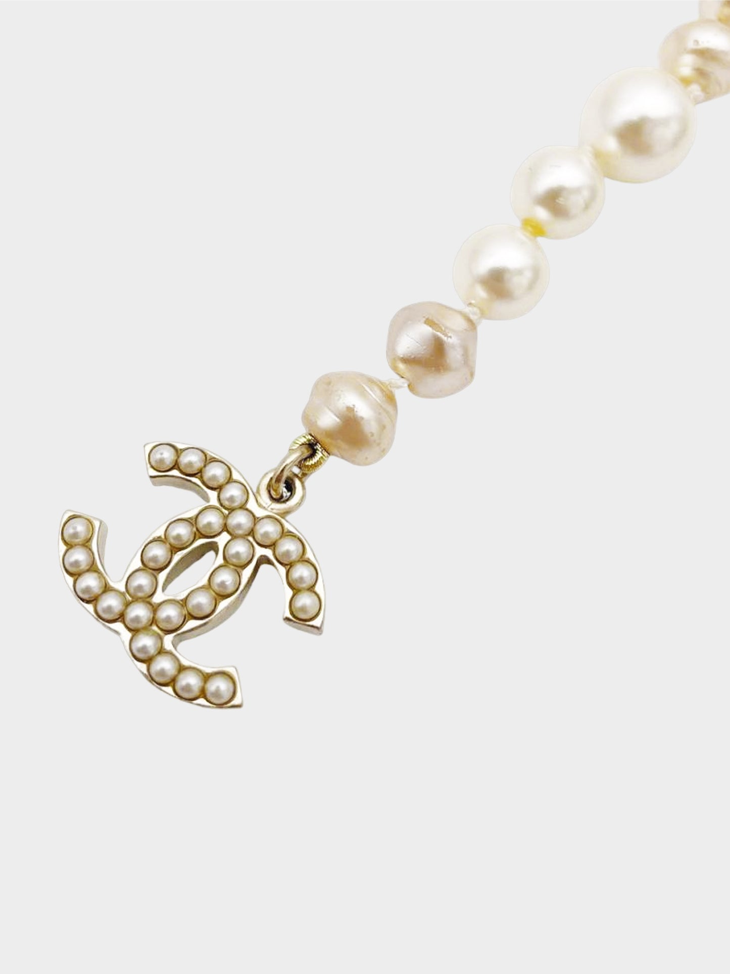 Chanel Fall 2009 Faux Pearl with Camellia Chain Link Belt