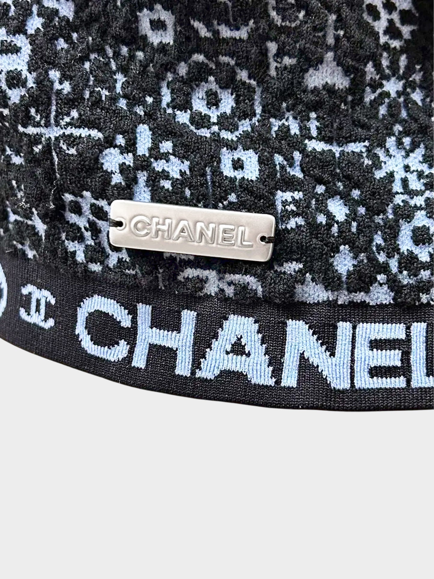 Chanel FW 2021 Black and Blue Coco Neige Knitted Zip-up Jacket