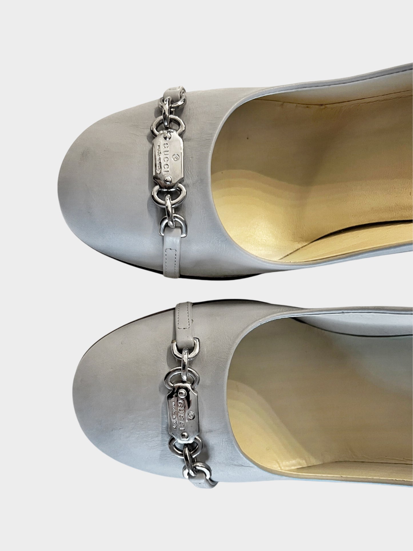 Gucci 2000s Grey Chain Link Leather Pumps