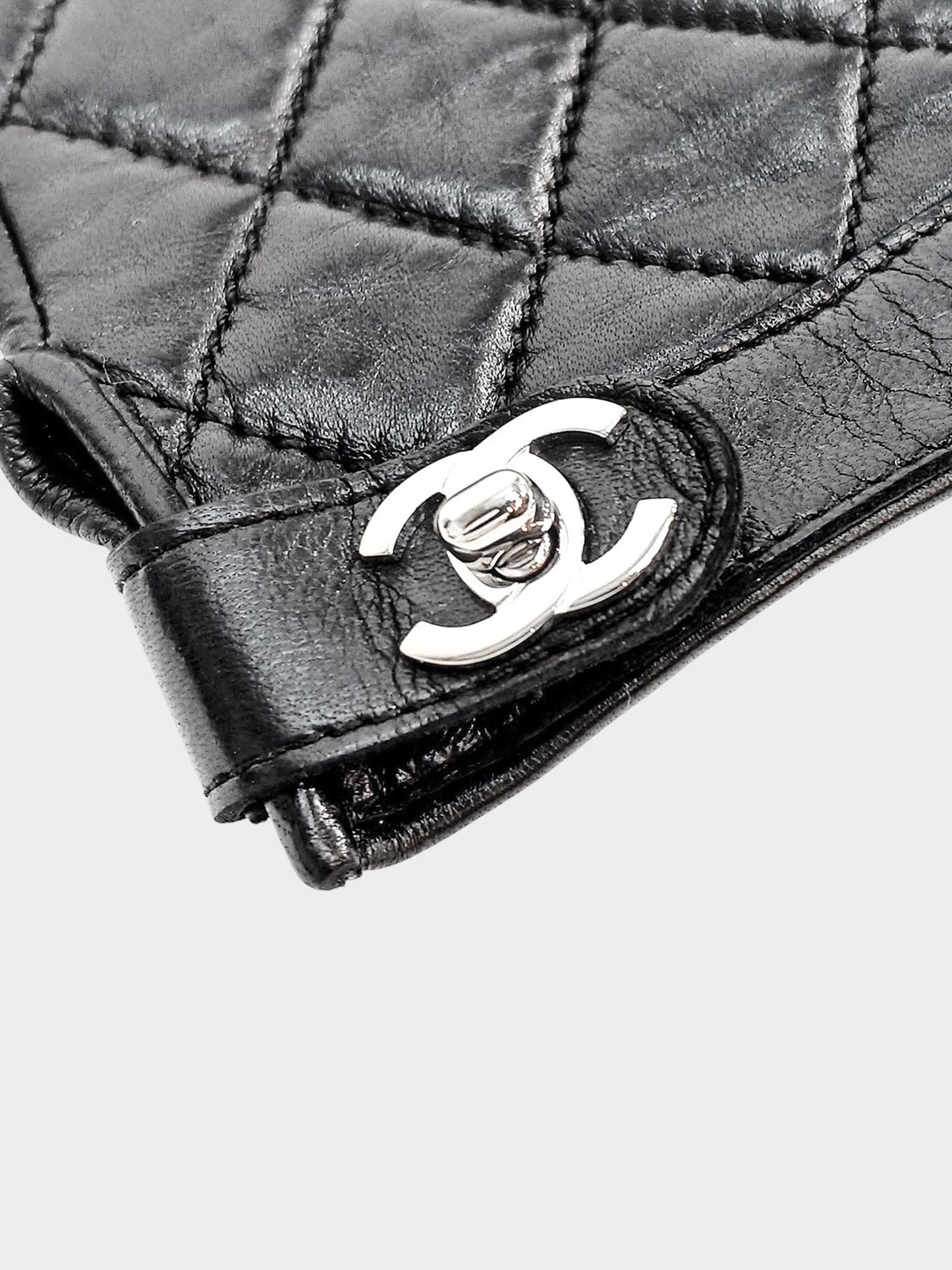 Chanel 2010s Black Lambskin Leather CC Turn Lock Gloves