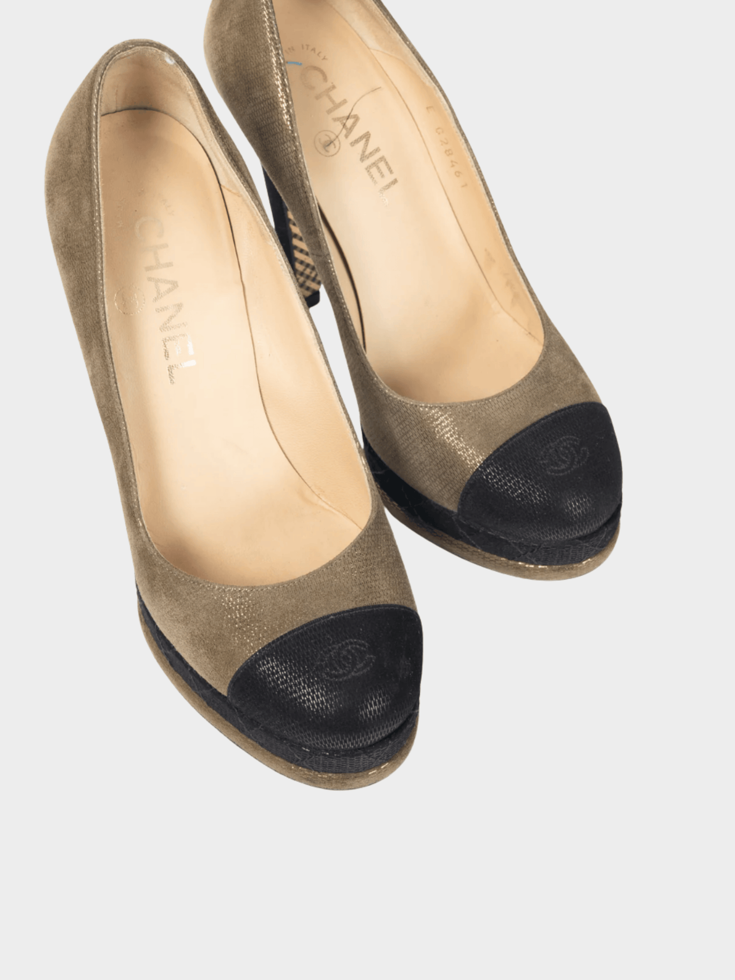 Chanel 2012 Métiers D’art Khaki & Noir Suede Cap-Toe Pumps