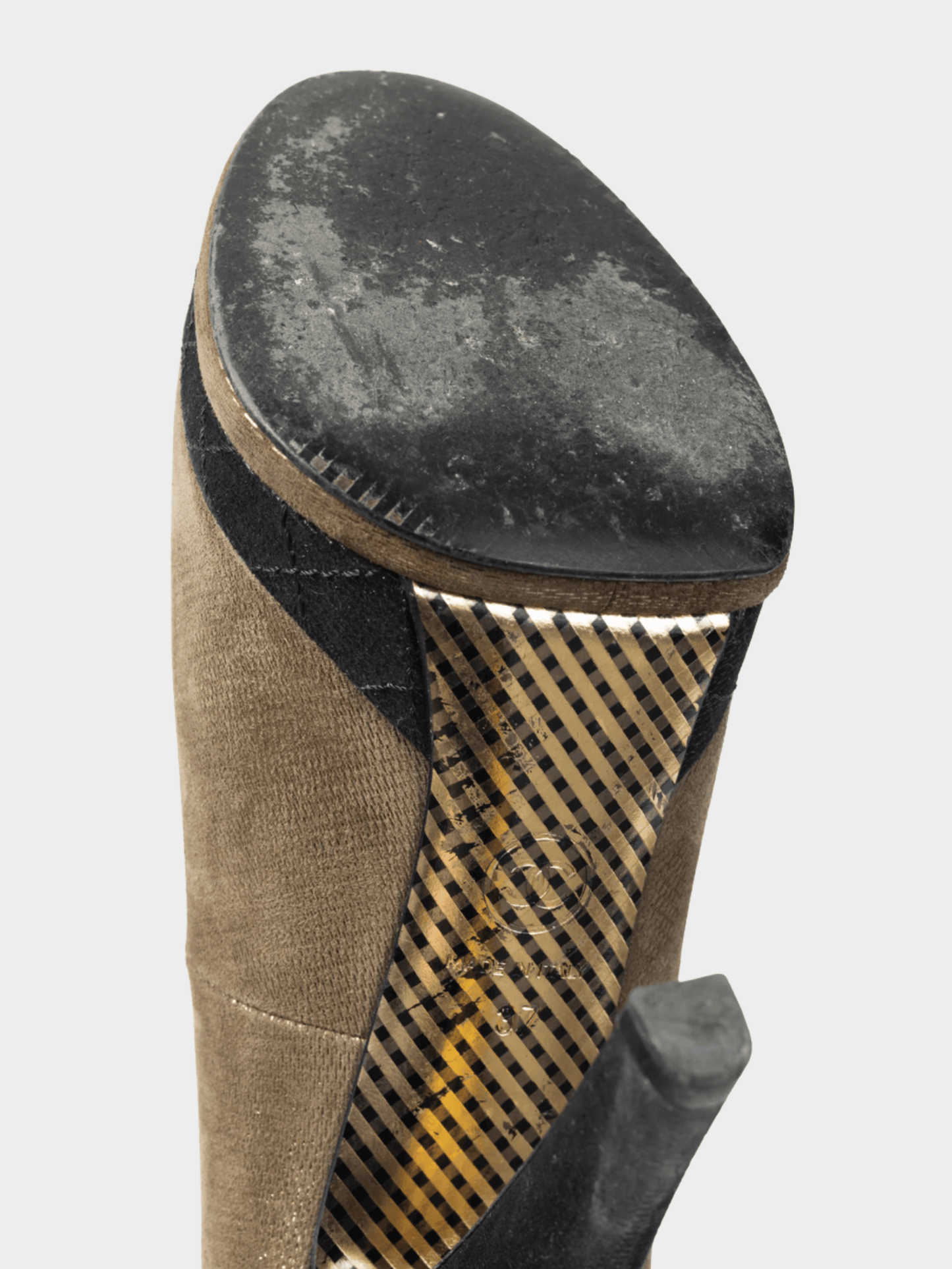 Chanel 2012 Métiers D’art Khaki & Noir Suede Cap-Toe Pumps