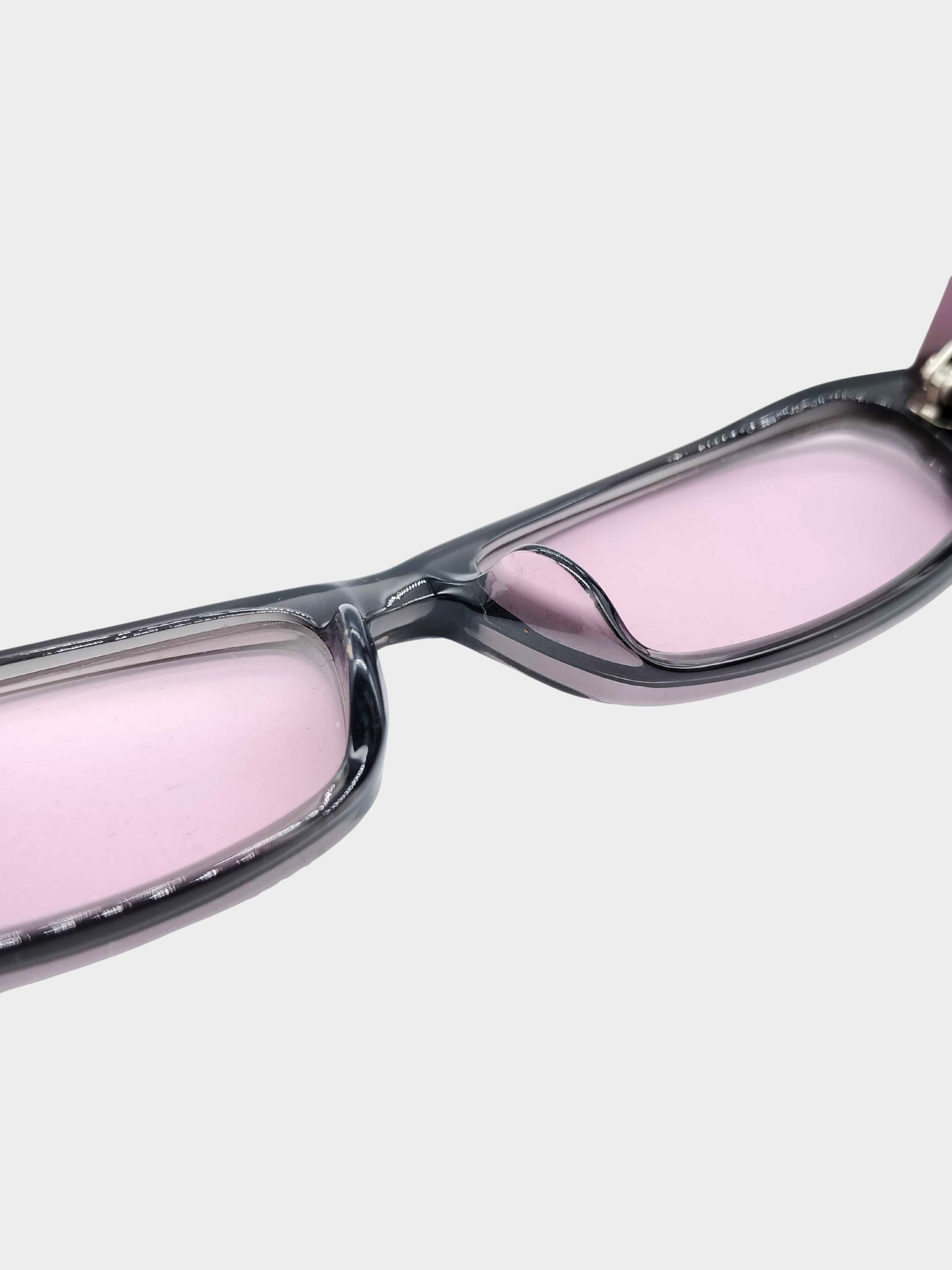 Gucci 2000s Purple GG-9051 Narrow Rectangular Sunglasses