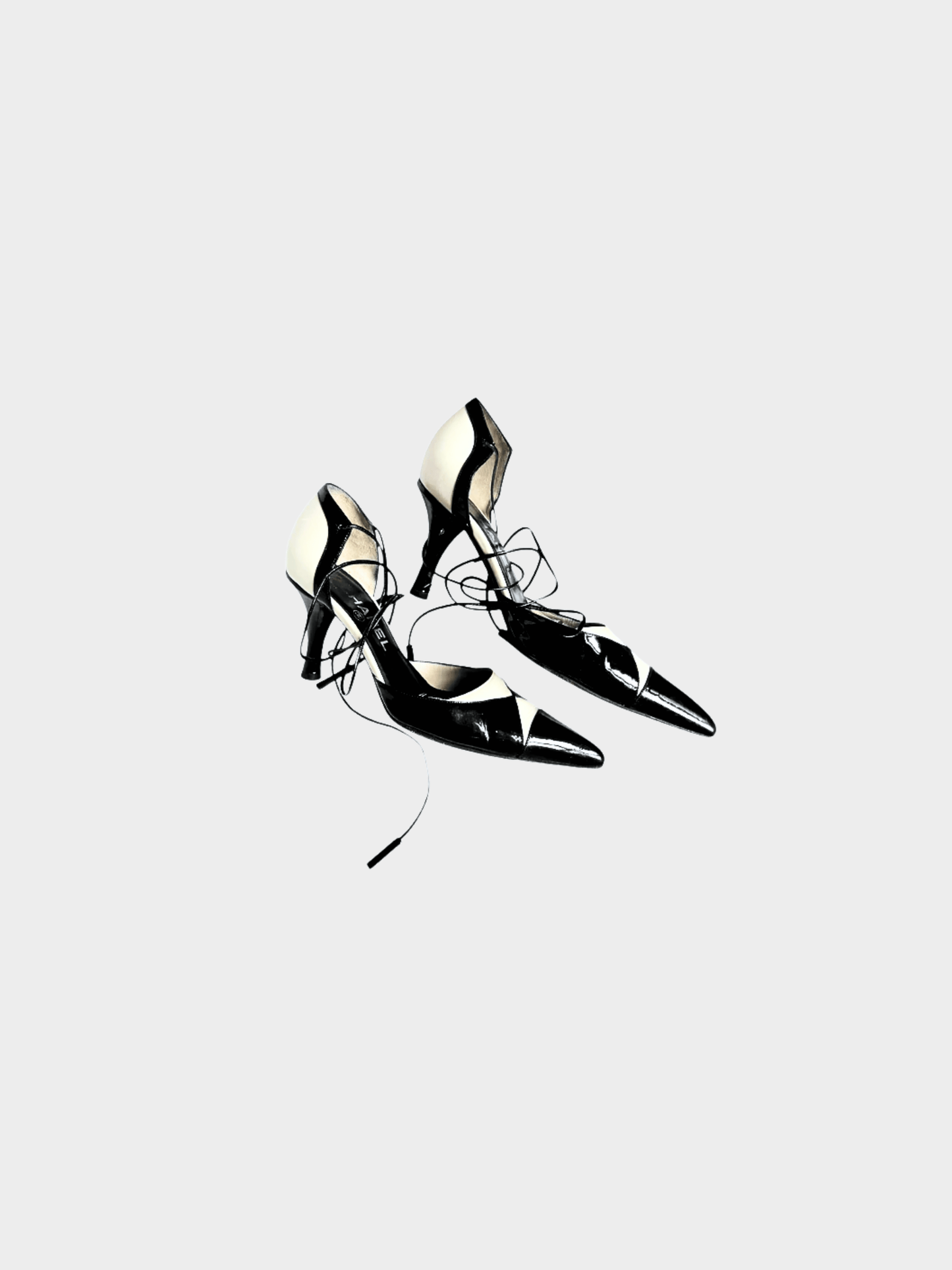 Chanel 2003 Rare Black and White Pointed Heels
