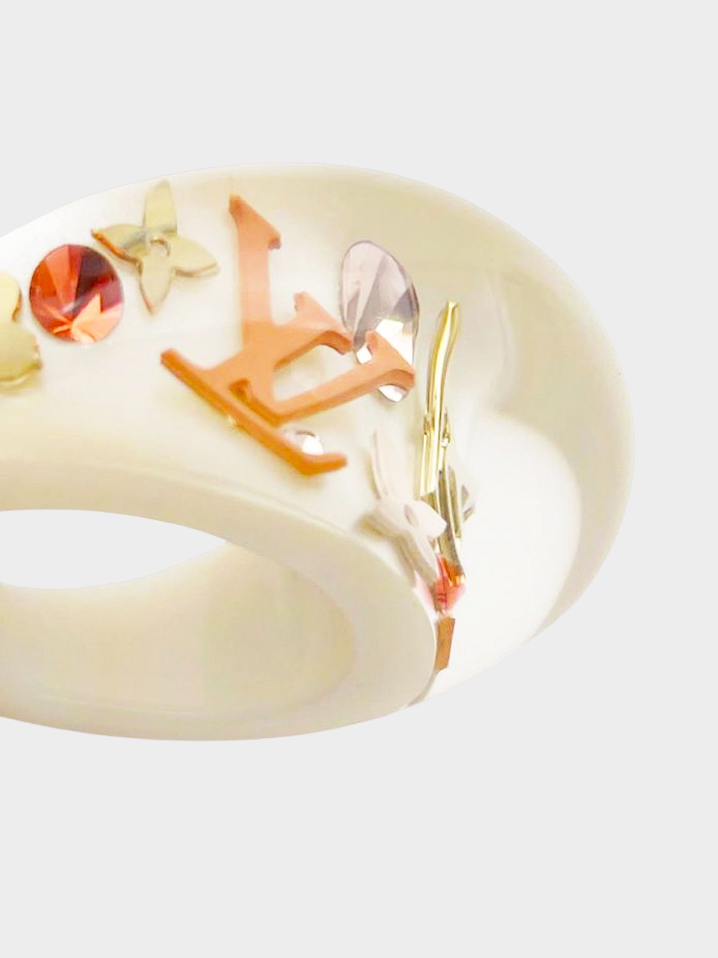 Louis Vuitton 2011 Cream Berg Unclusion Resin Ring