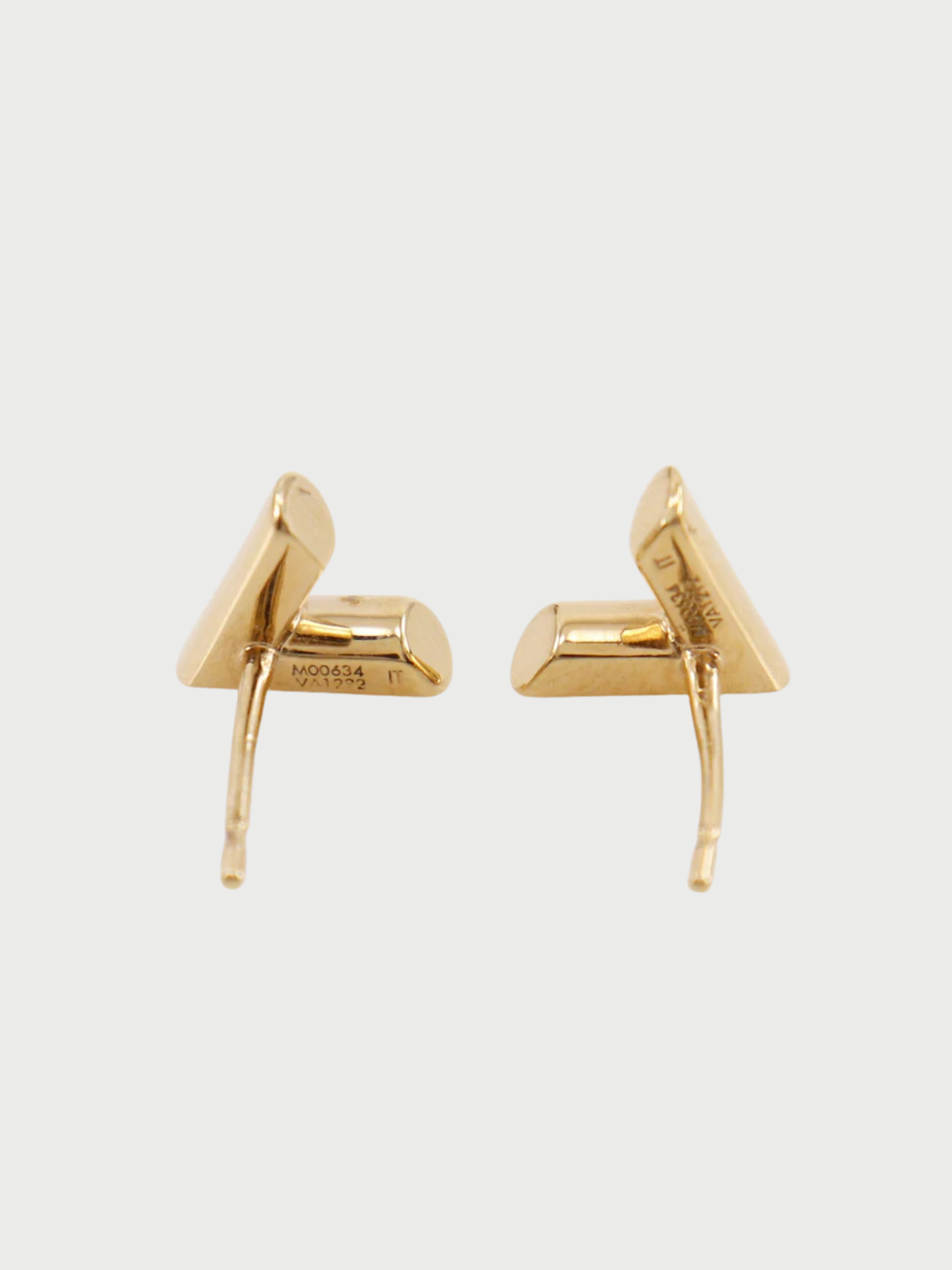 Louis Vuitton 2022 Gold Tone Plated Metal Essential V Skin Earrings