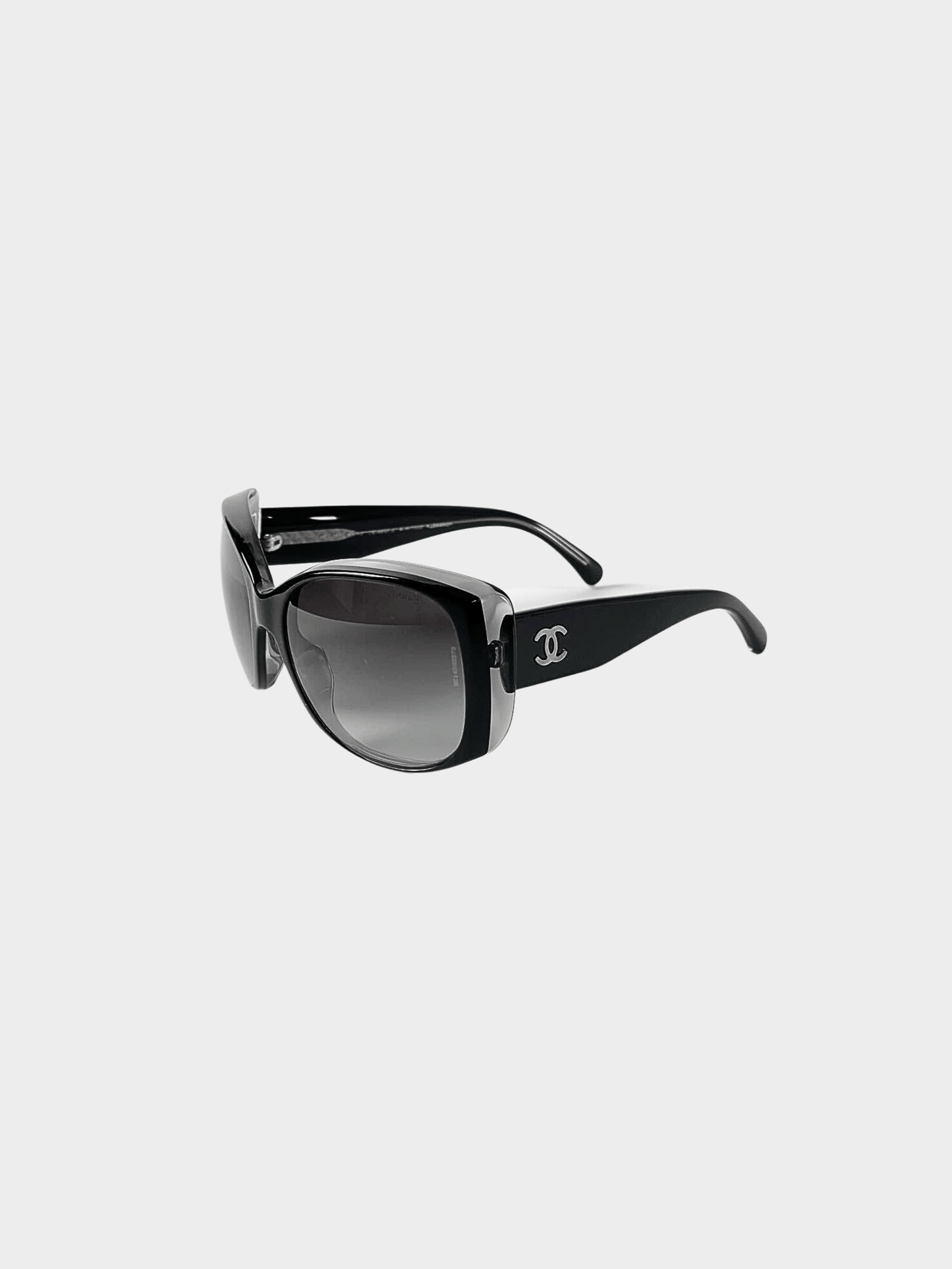 Chanel 2000s Black Frame Gradient Tint CC Logo Sunglasses