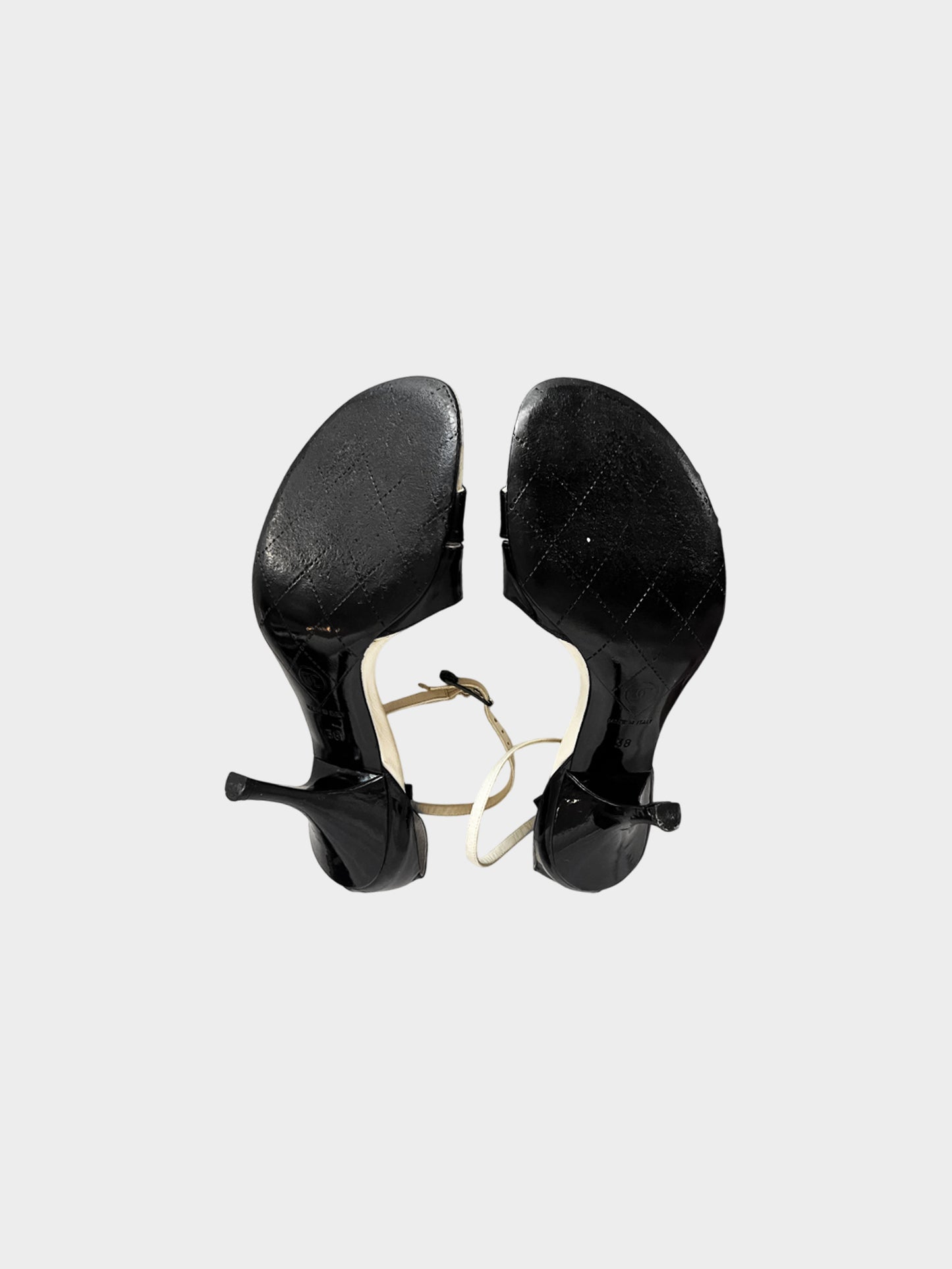 Chanel Spring 2004 Black and White Leather Bow Heels