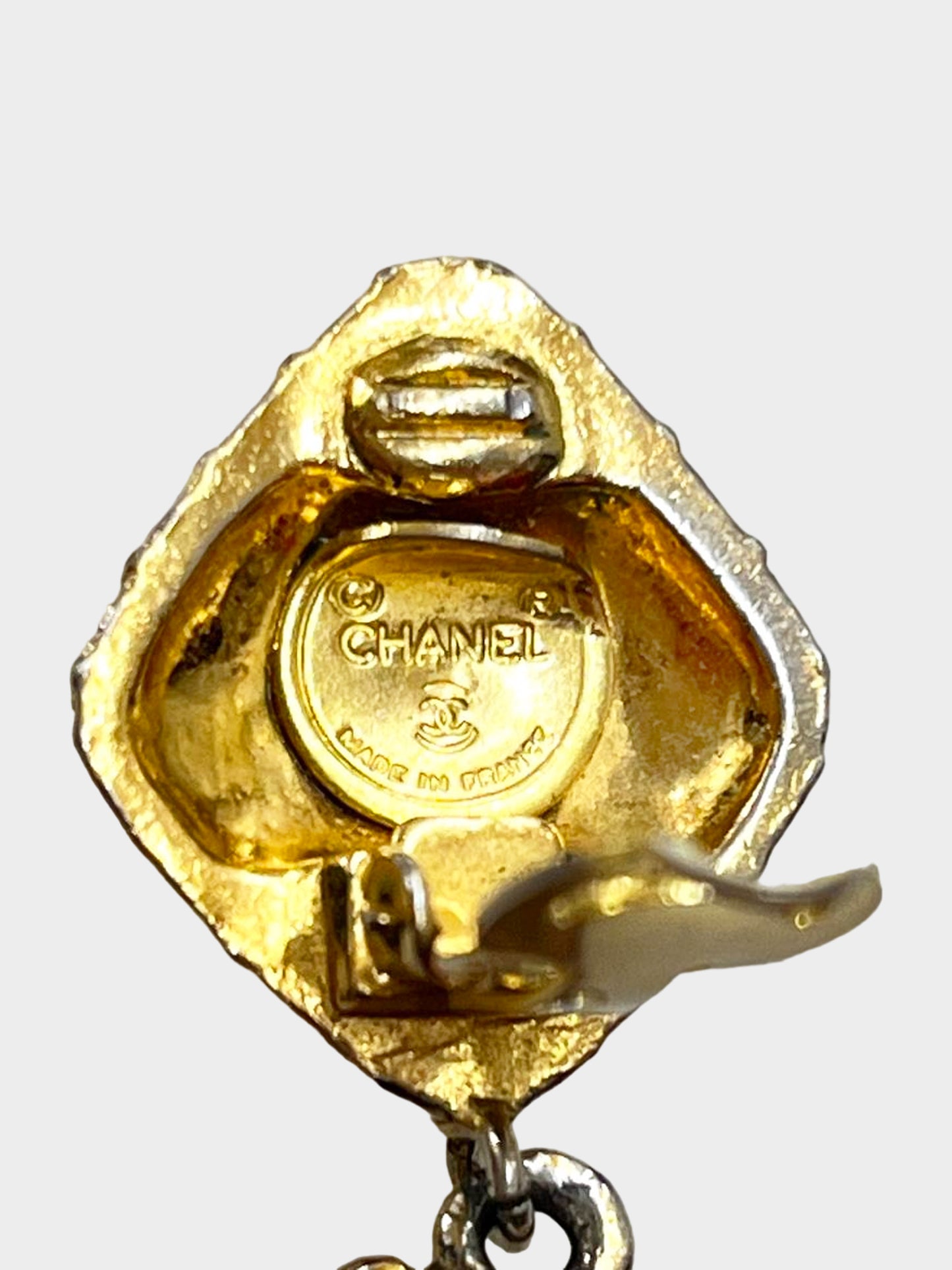 Chanel 1980s Gold Diamond Cross Hatch and Beret Clip-on Drop Earrings
