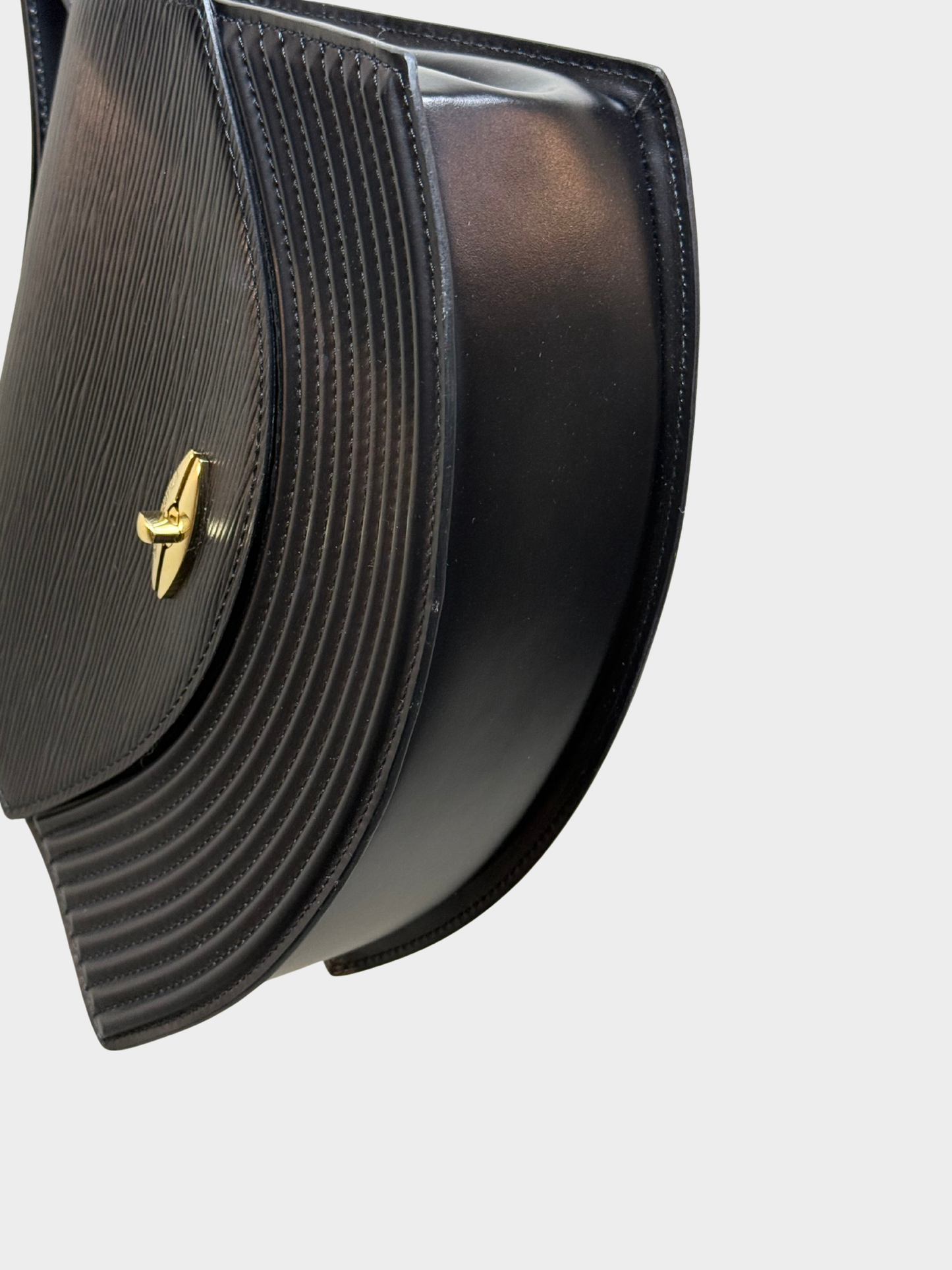 Louis Vuitton 1990s Noir Epi Leather Tilsitt Shoulder Bag
