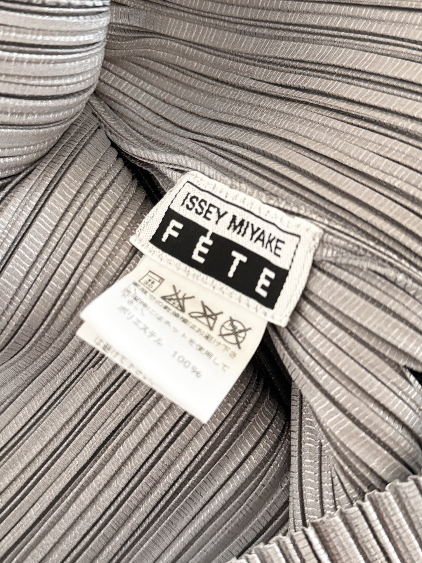 Issey Miyake Fete 2000s Grey High Neck Cut-out Pleated Sleeveless Top