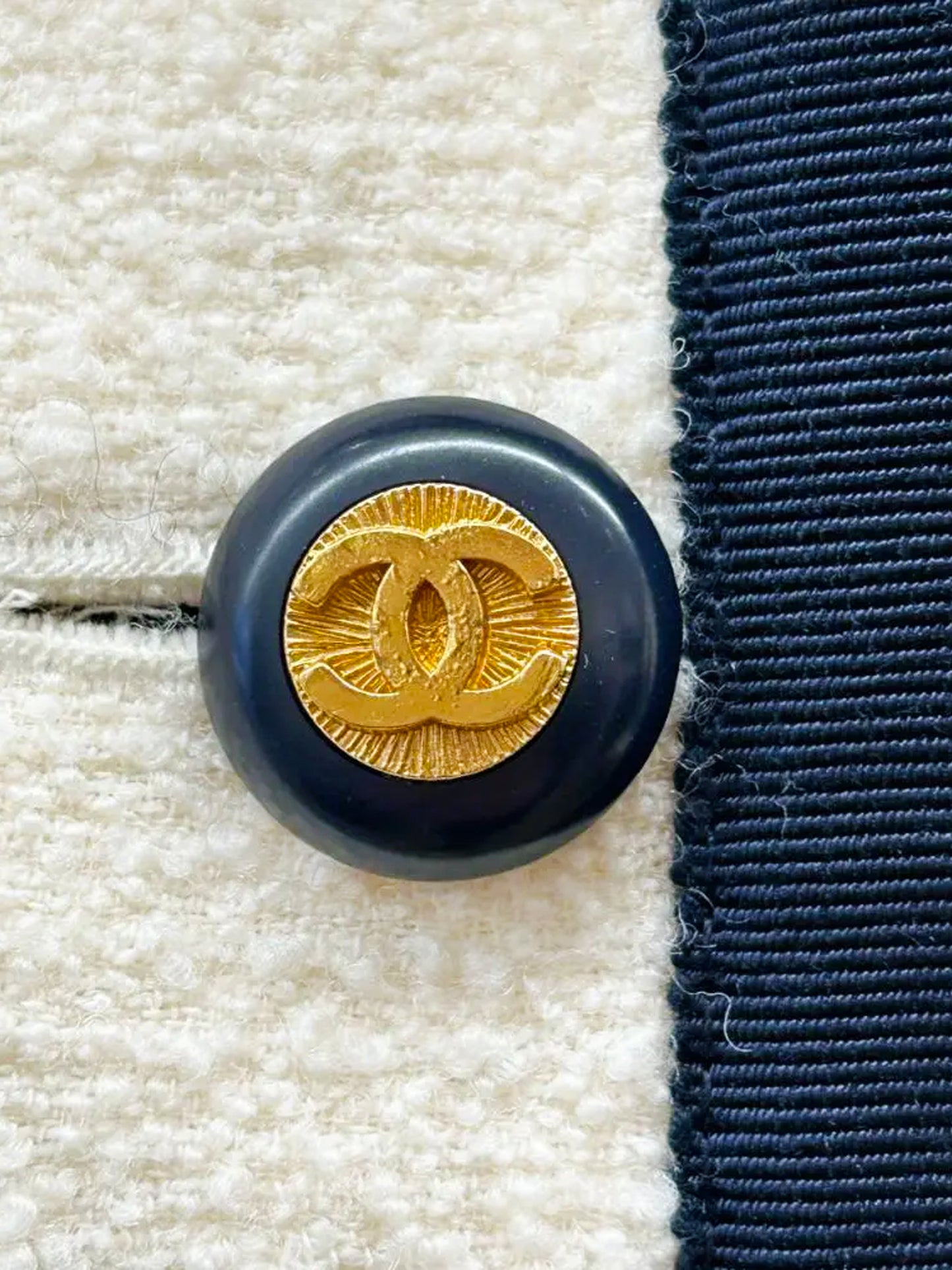 Chanel 1980s Vintage Cream and Navy Wool Blazer