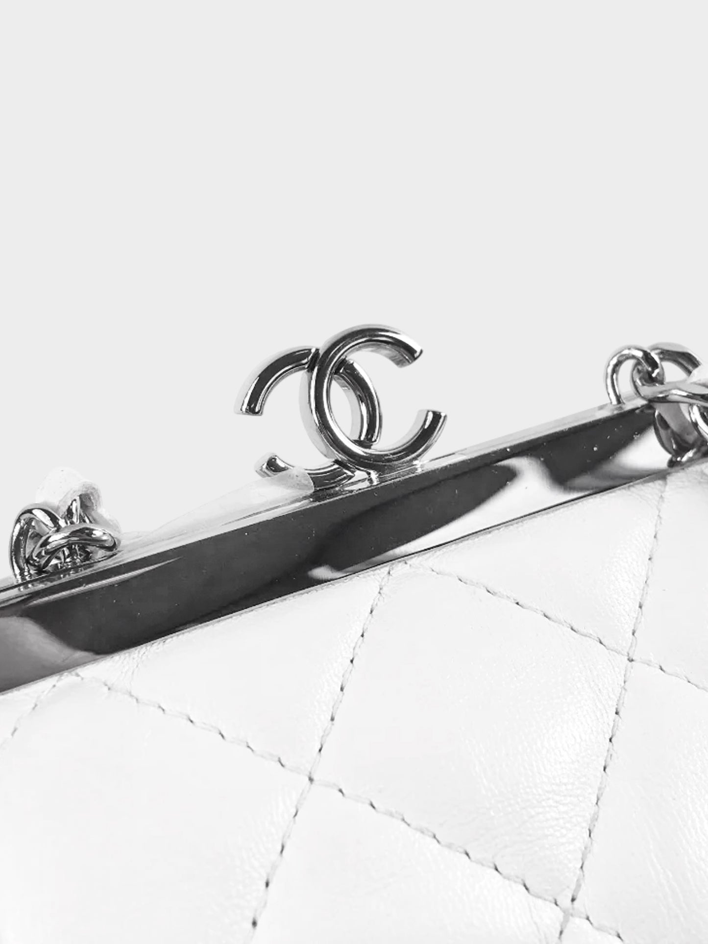 Chanel 2021 White Lambskin Kiss Clutch With Chain