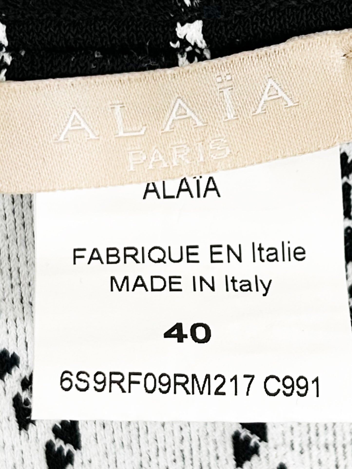 Azzedine Alaïa 2010s Black and White Fit ‘n’ Flare Knit Dress
