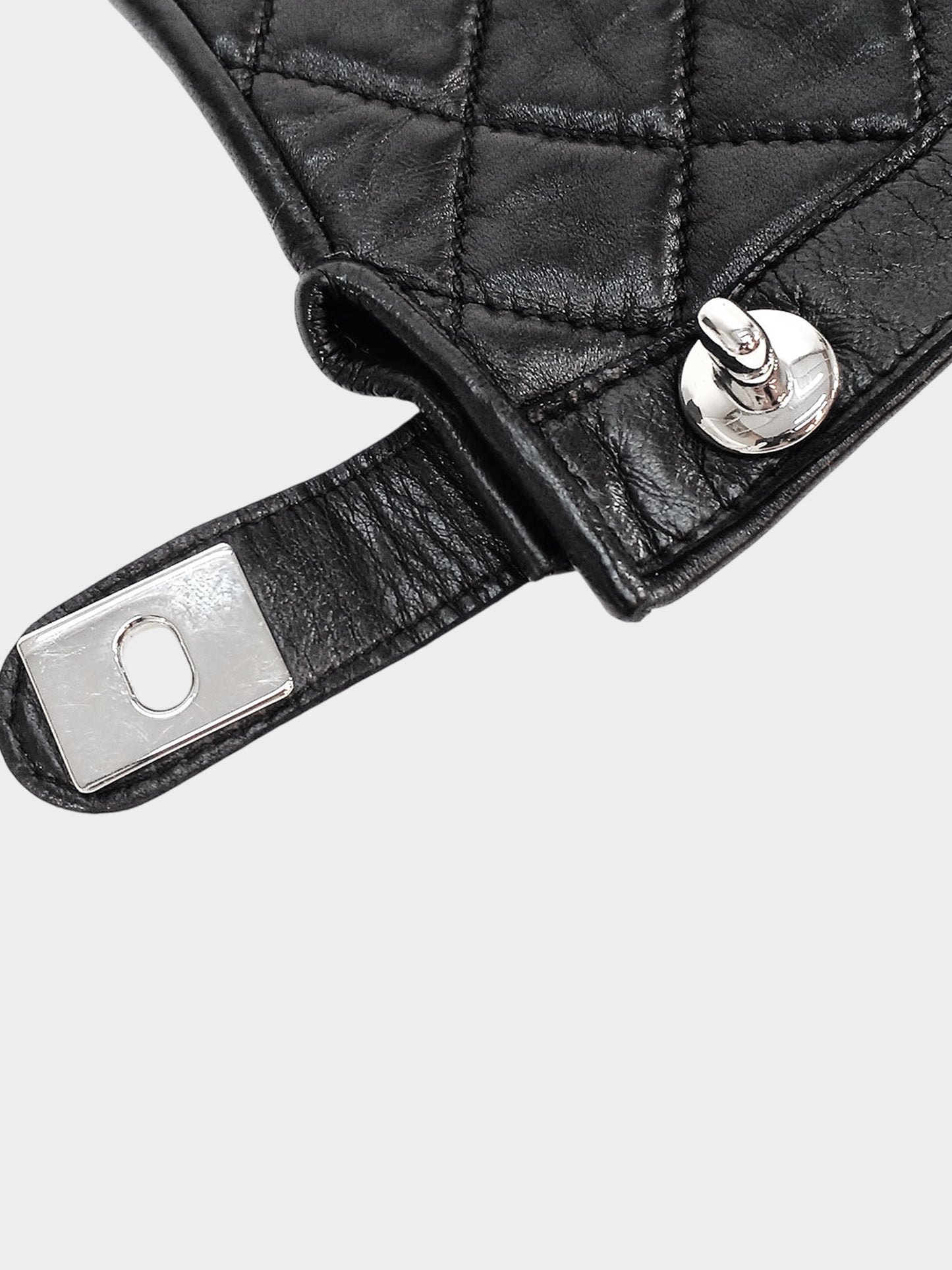 Chanel 2010s Black Lambskin Leather CC Turn Lock Gloves