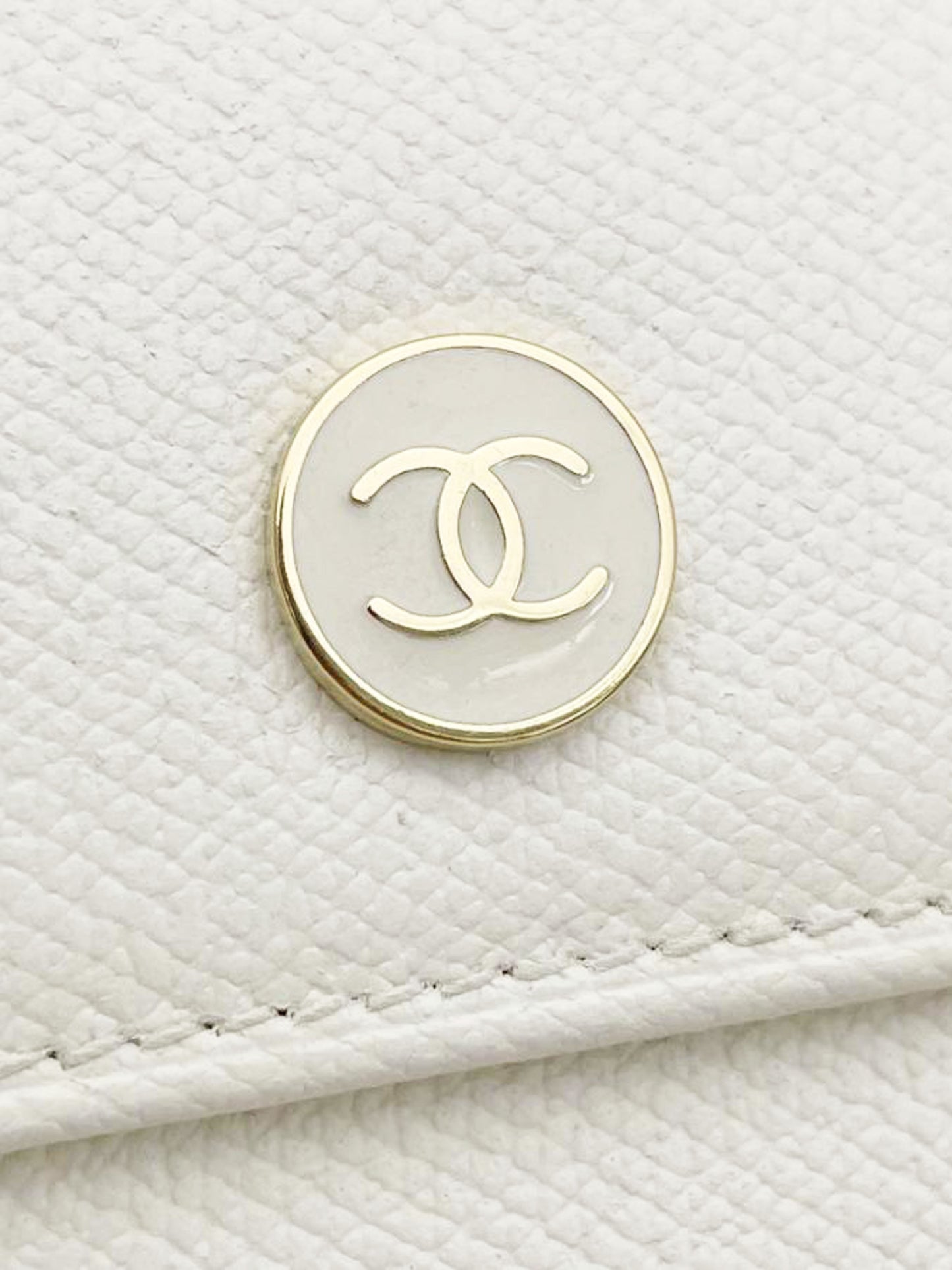 Chanel 2004-2005 Off-White Caviar Wallet