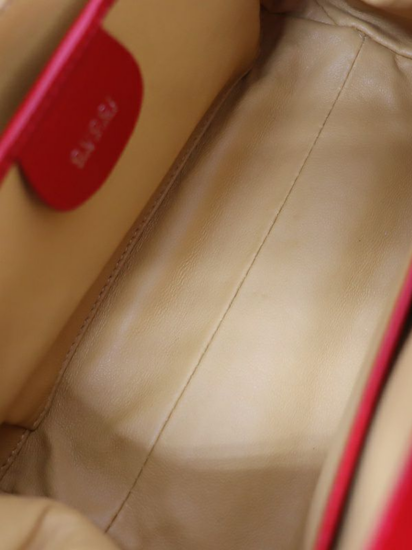 Gucci 1990s Red Frame Patent Leather Clasp Hand Bag