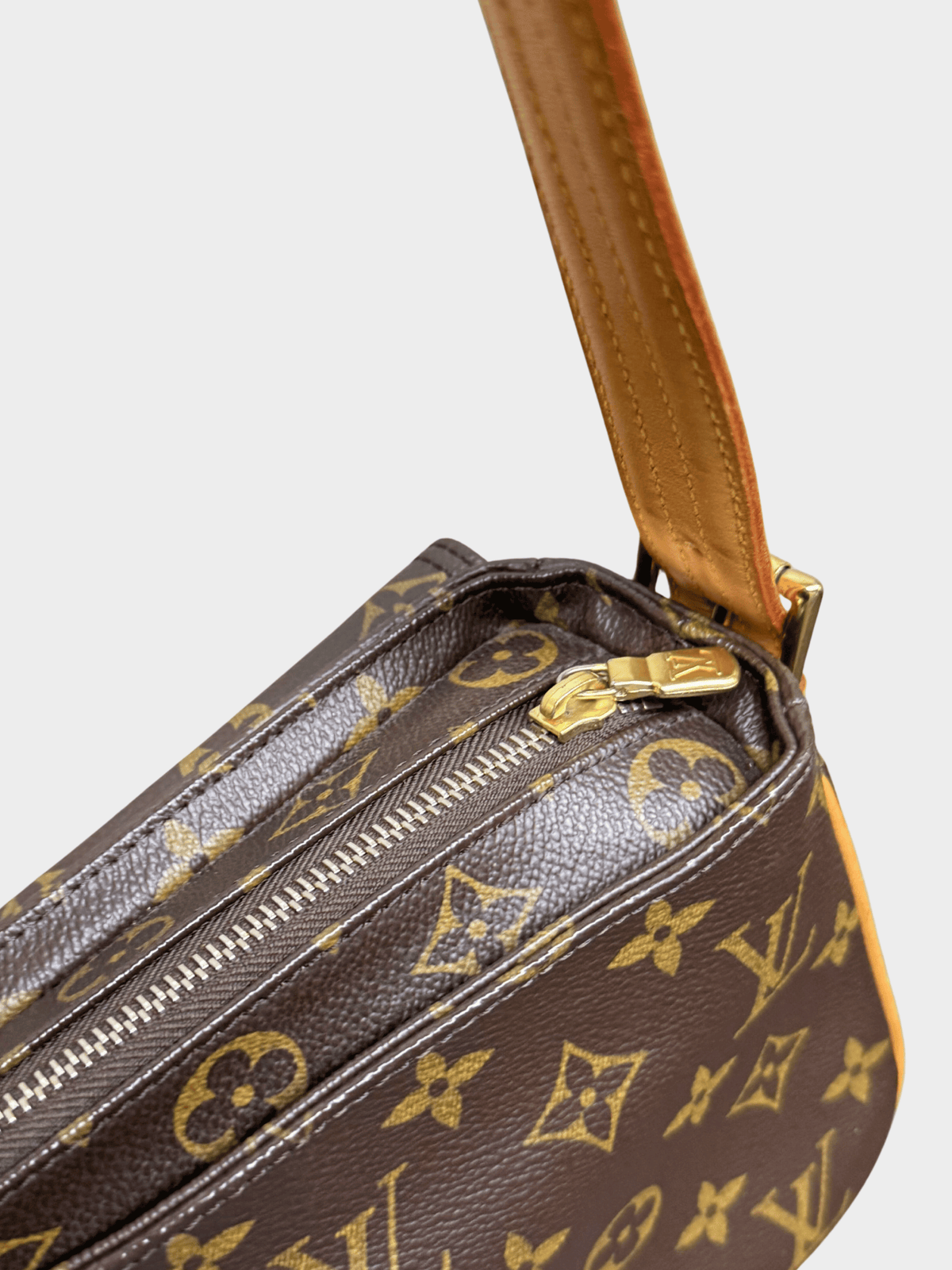 Louis Vuitton 2004 Monogram Canvas Viva Cité MM Shoulder Bag