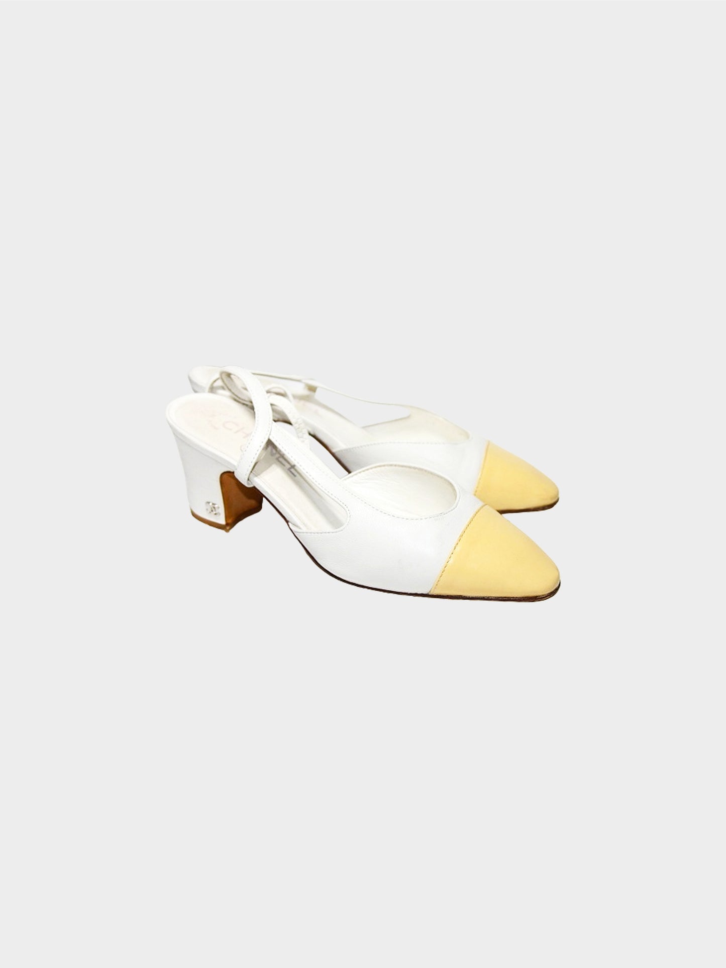 Chanel 2010s Off White and Beige Two-toned Slingback Pumps