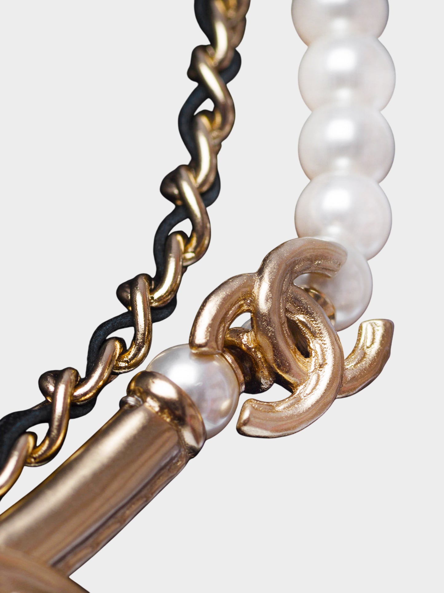 Chanel 2022 Faux Pearl and Leather-woven Chain Bow Necklace