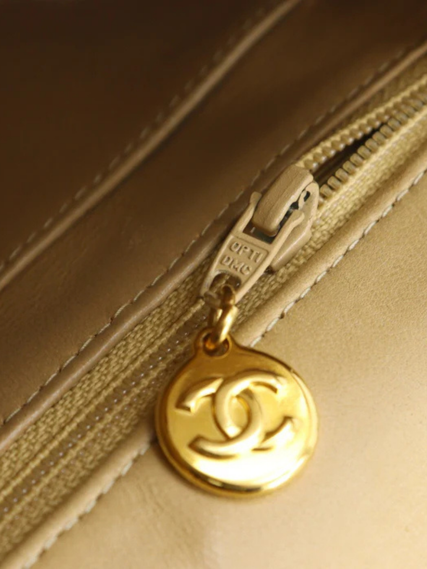 Chanel 1990s Beige Lambskin Leather Matelassé Chain Shoulder Bag