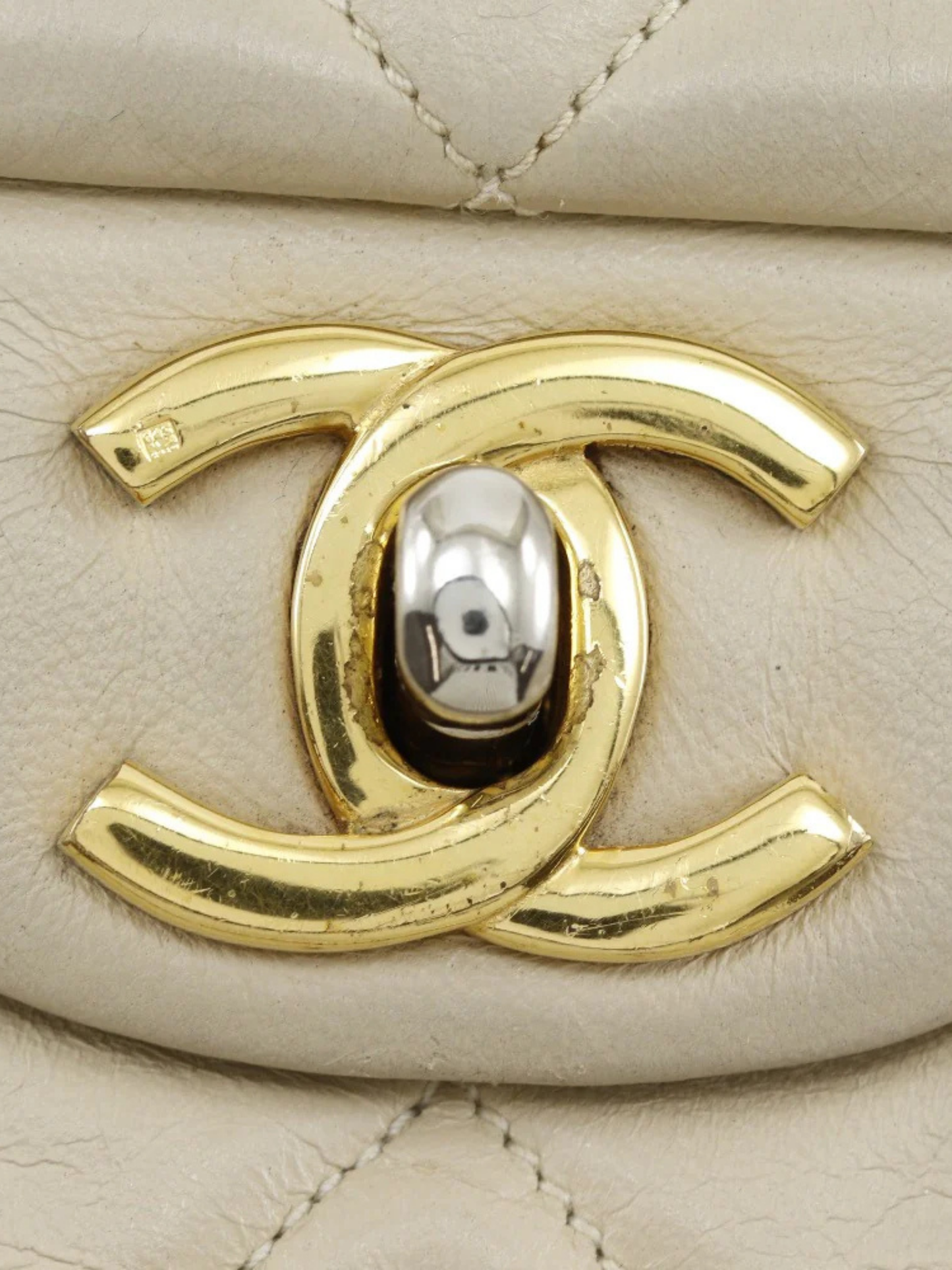Chanel 2000s Beige Lambskin Matelassé 25 Double Flap Chain Shoulder Bag