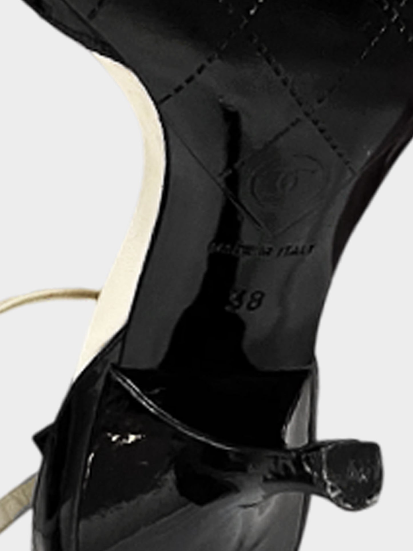 Chanel Spring 2004 Black and White Leather Bow Heels