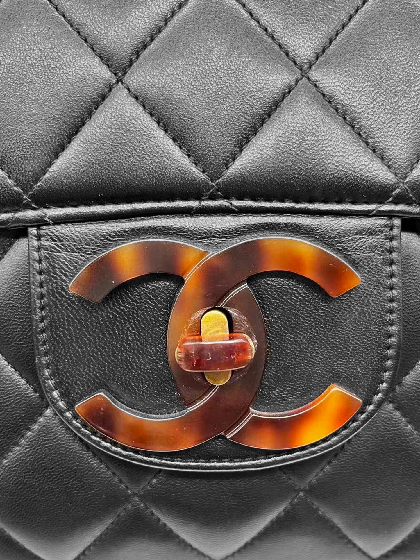 Chanel 1994 Vintage Black Lambskin Tortoise Jumbo Classic Flap Bag