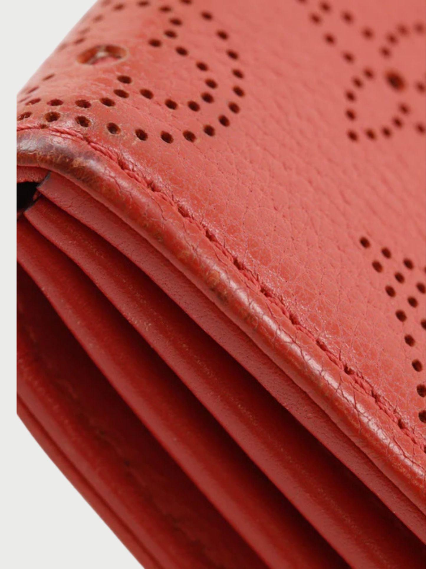 Louis Vuitton 2013 Red Monogram Mahina Portefeuille Iris Wallet