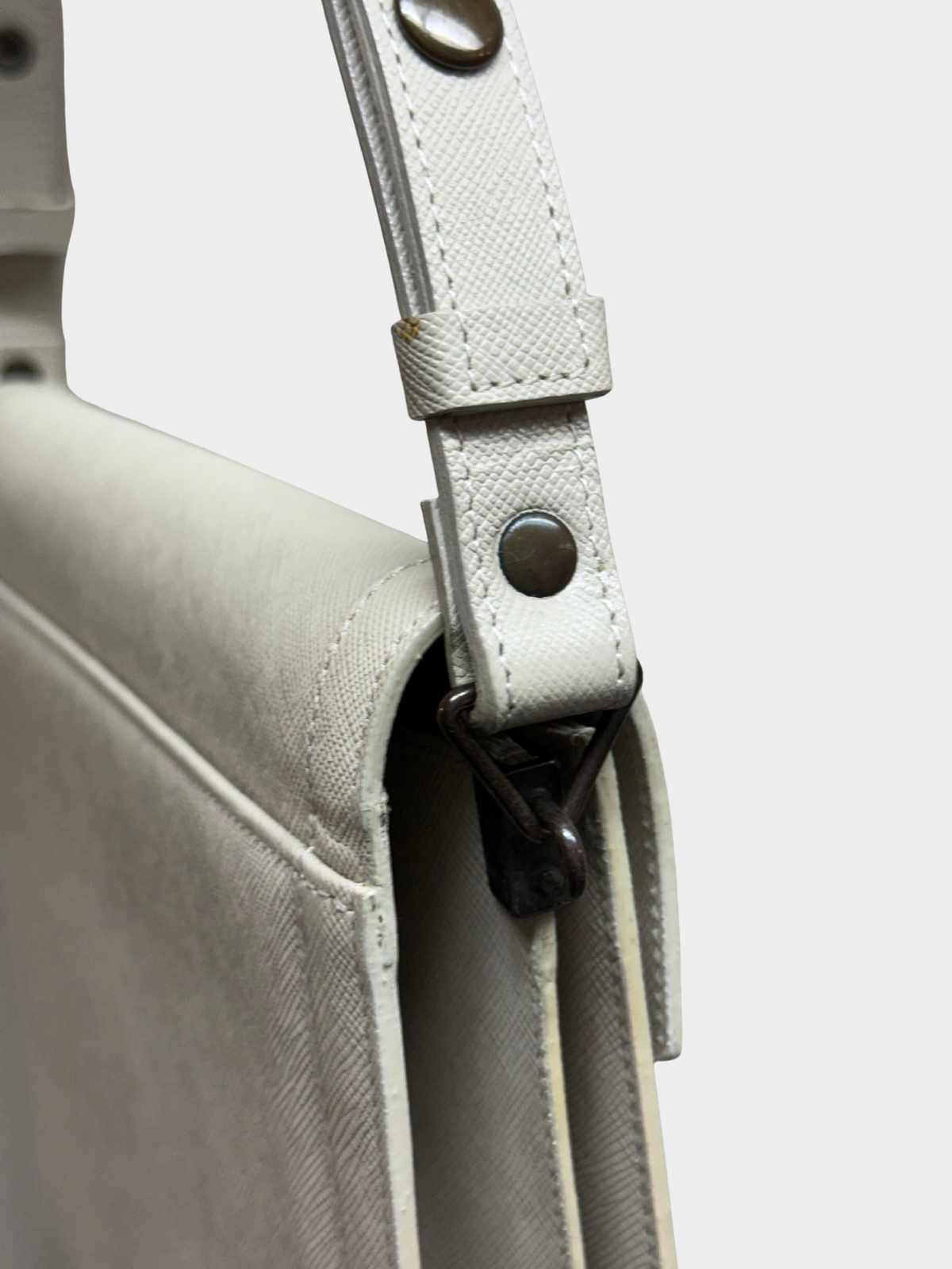 Yves Saint Laurent 1990s Off-White Textured Leather Envelope Flap Shoulder Bag