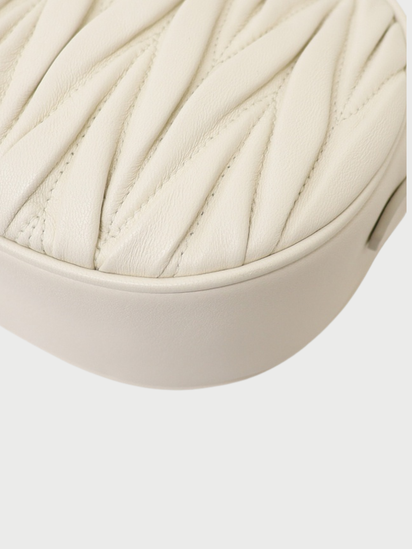 Miu Miu 2020s White Leather Matelassé Chain Shoulder Bag