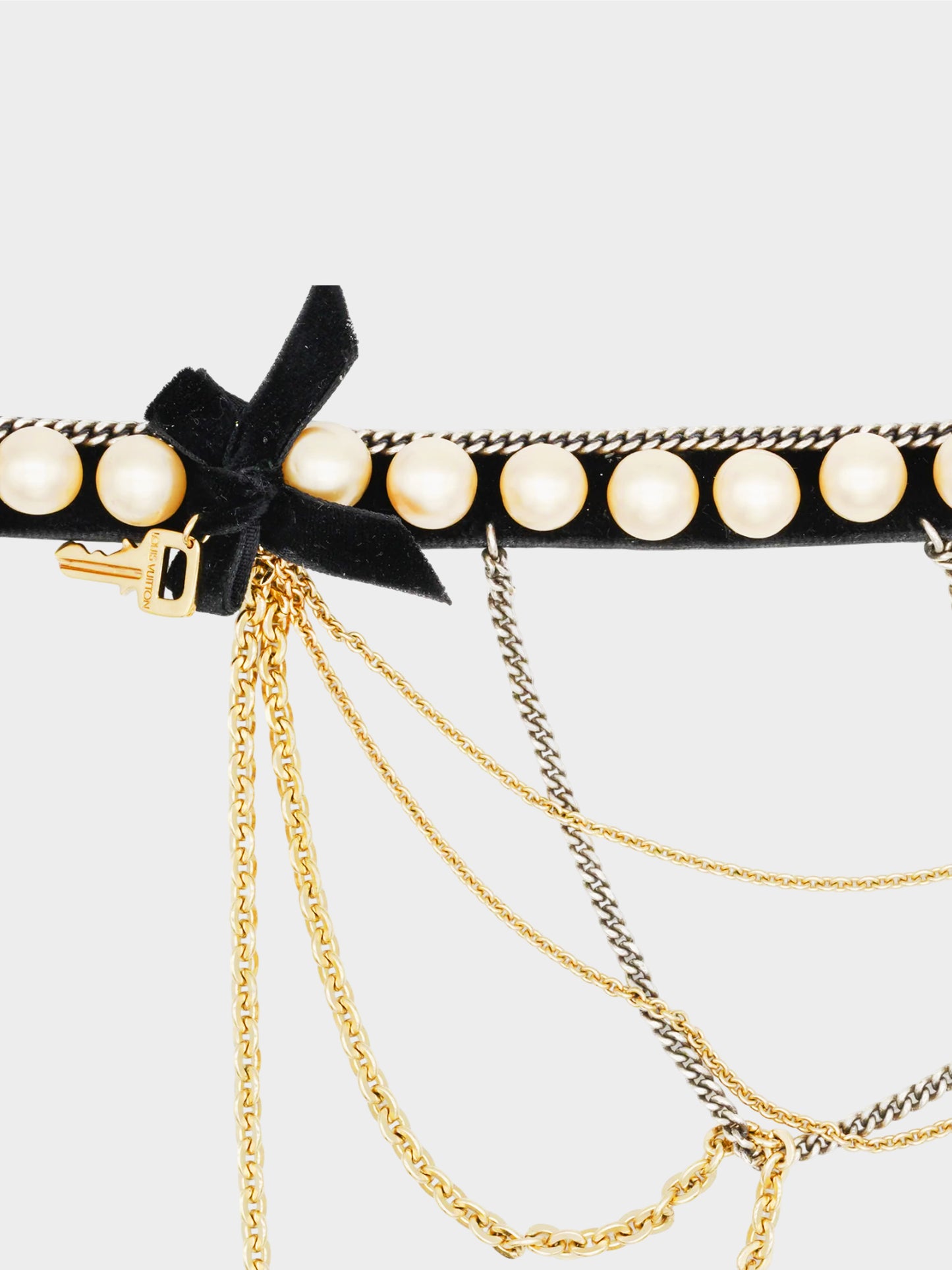 Louis Vuitton by Marc Jacobs FW 2004 Faux Pearl Key and Bow Motif Chain Necklace