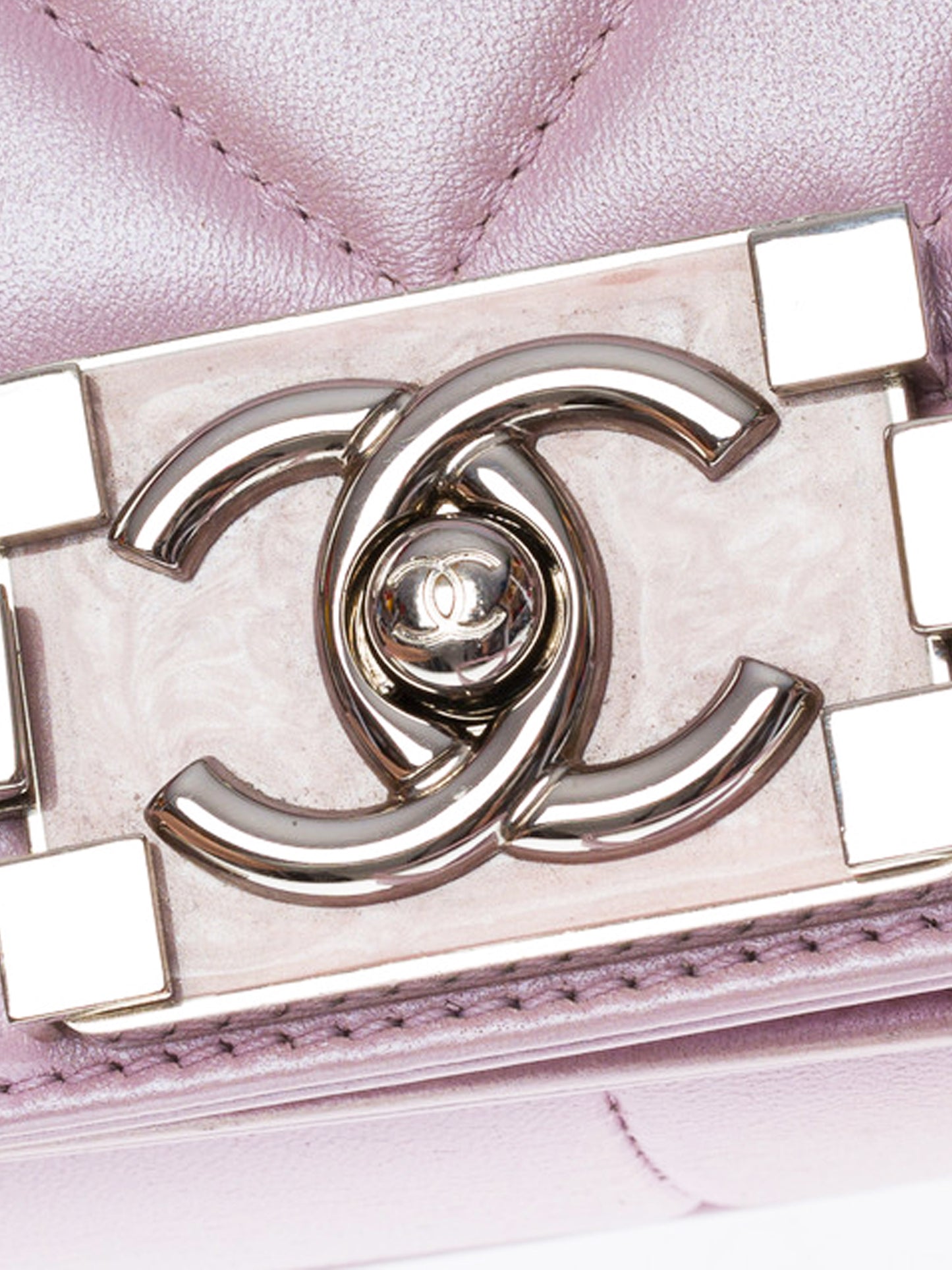 Chanel 2018 Metallic Lilac Lambskin Chevron Stitch Medium Boy Flap Bag