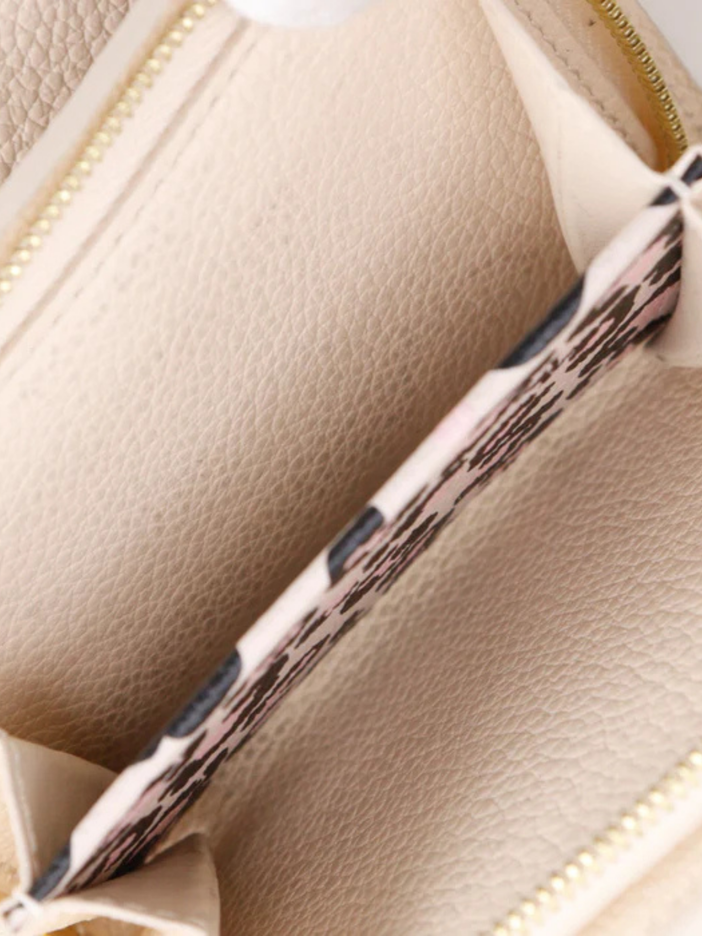 Louis Vuitton 2020s Off White Monogram Empreinte Portefeuille Cléa Wallet