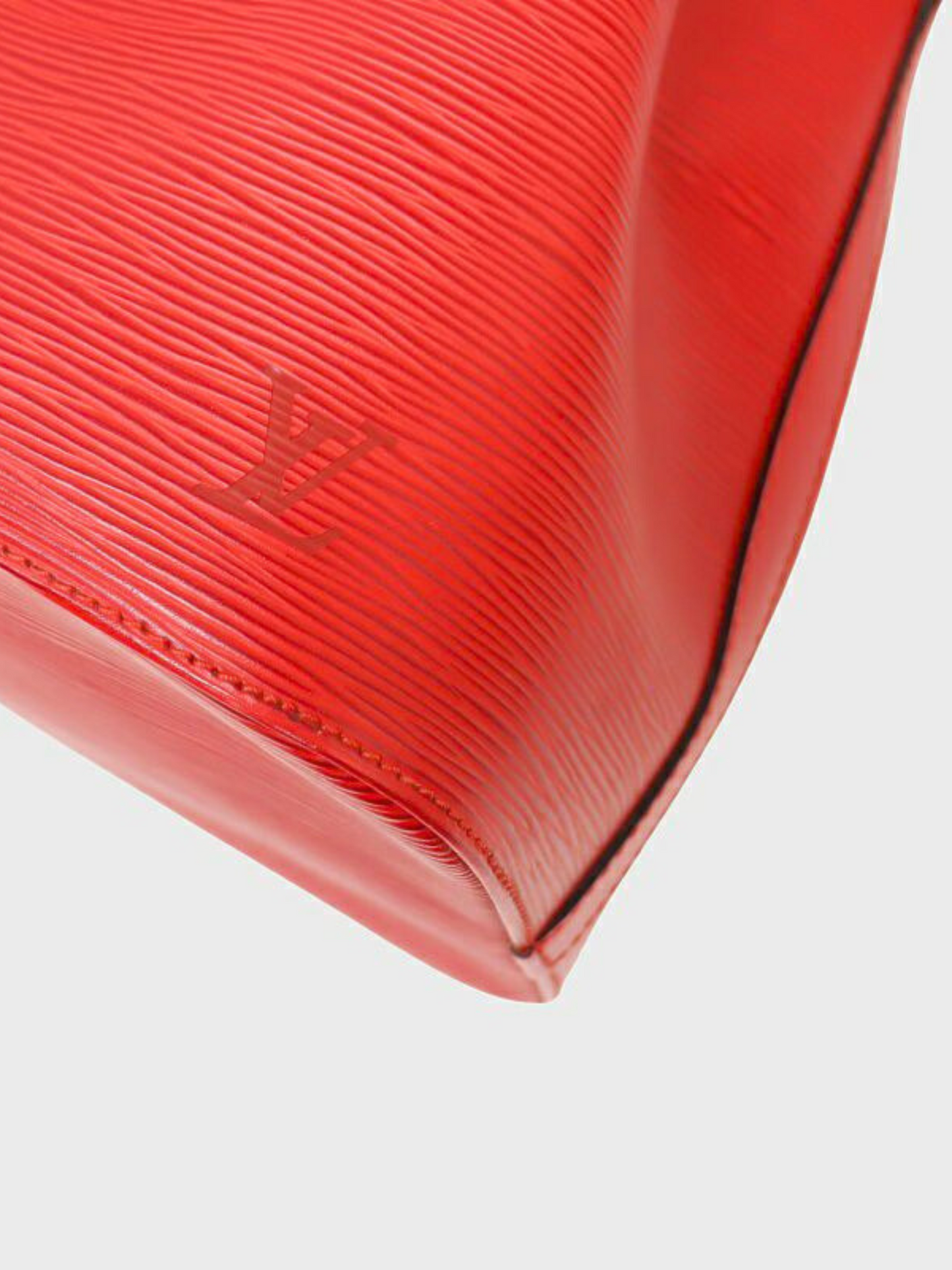 Louis Vuitton 1990s Castilian Red Epi Leather Petit Noé Bucket Bag