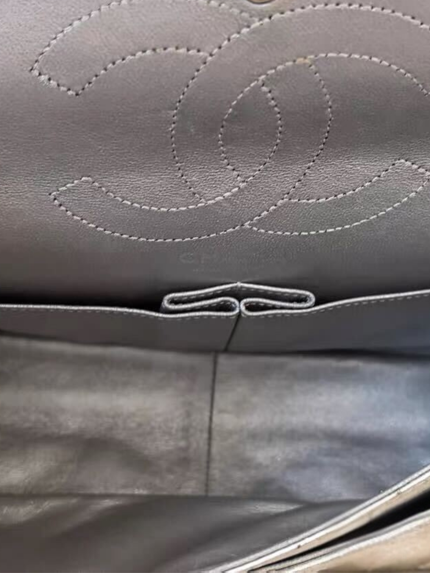 Chanel 2010s Silver Crinkled Calfskin 2.55 Reissue Classic Bag