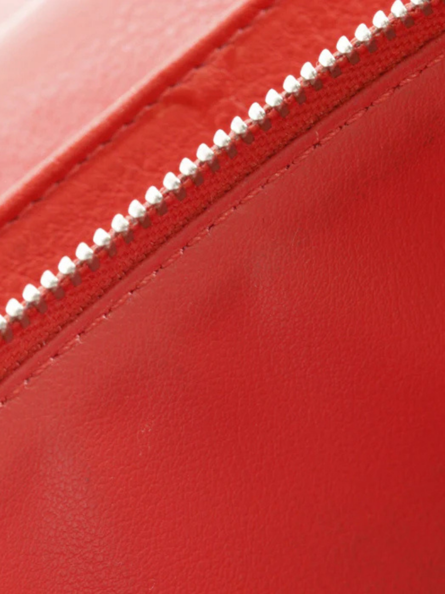 Louis Vuitton 2013 Red Monogram Mahina Portefeuille Iris Wallet